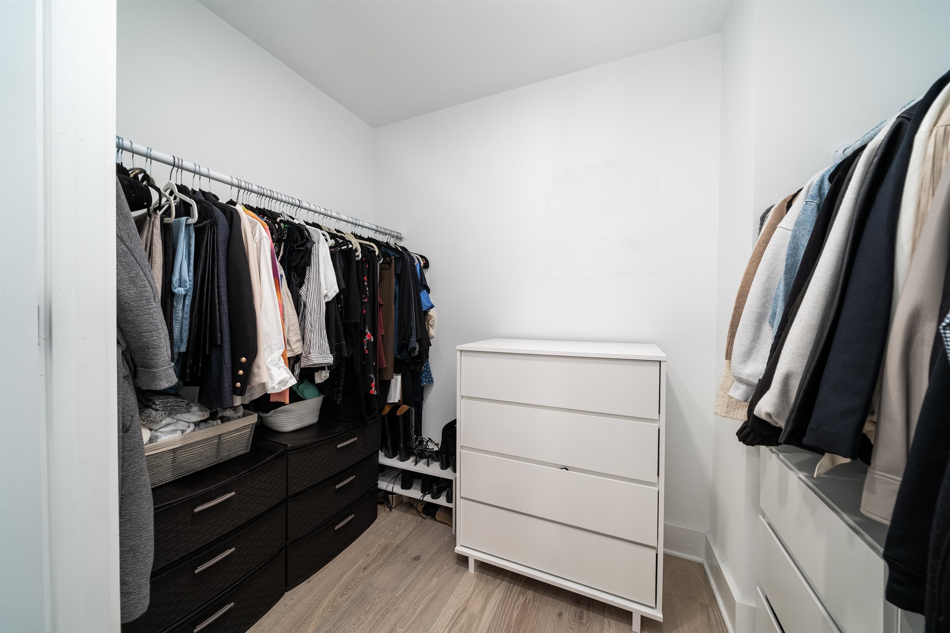 70 MADISON ST Unit: 400