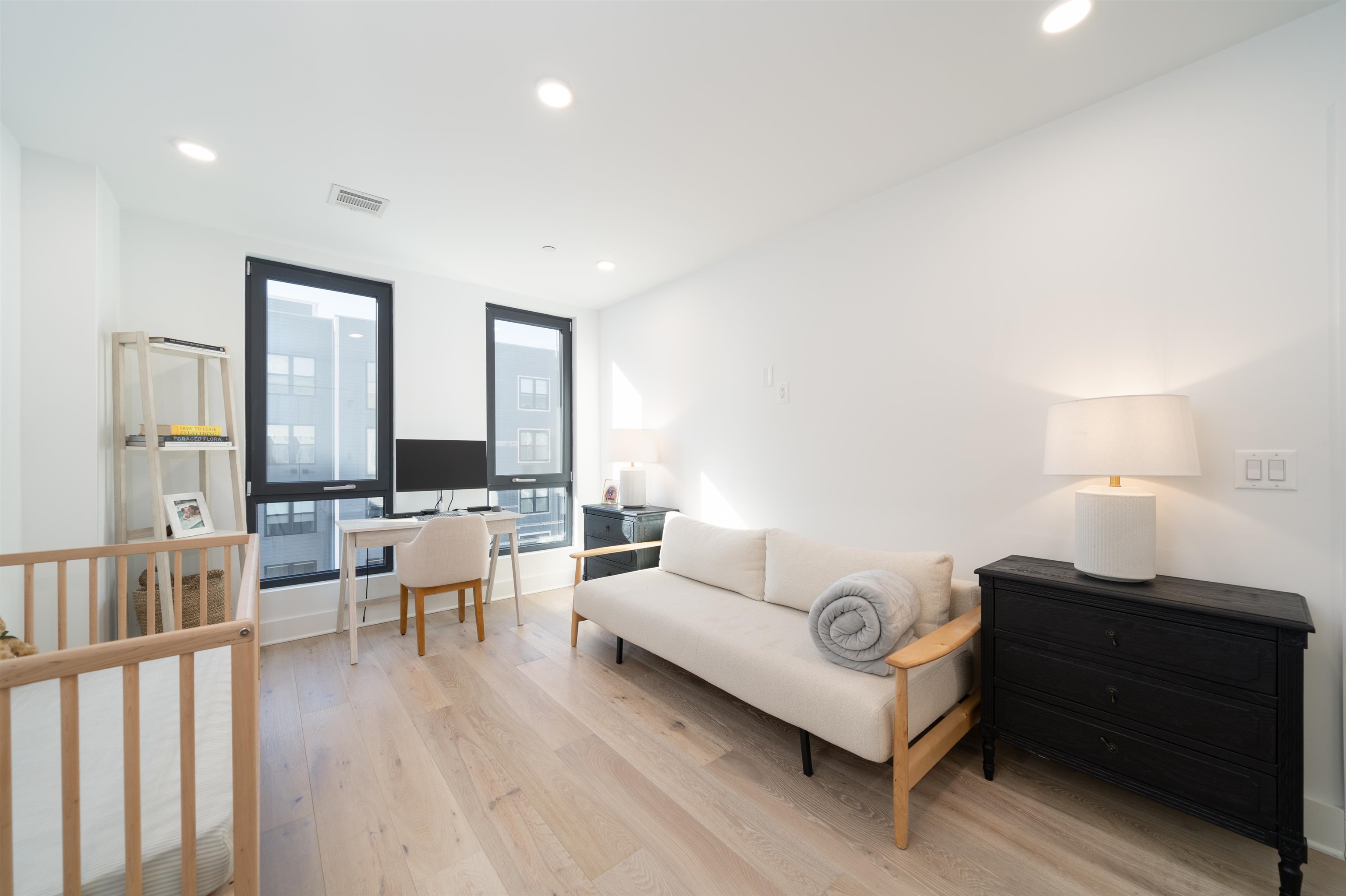 70 MADISON ST Unit: 400