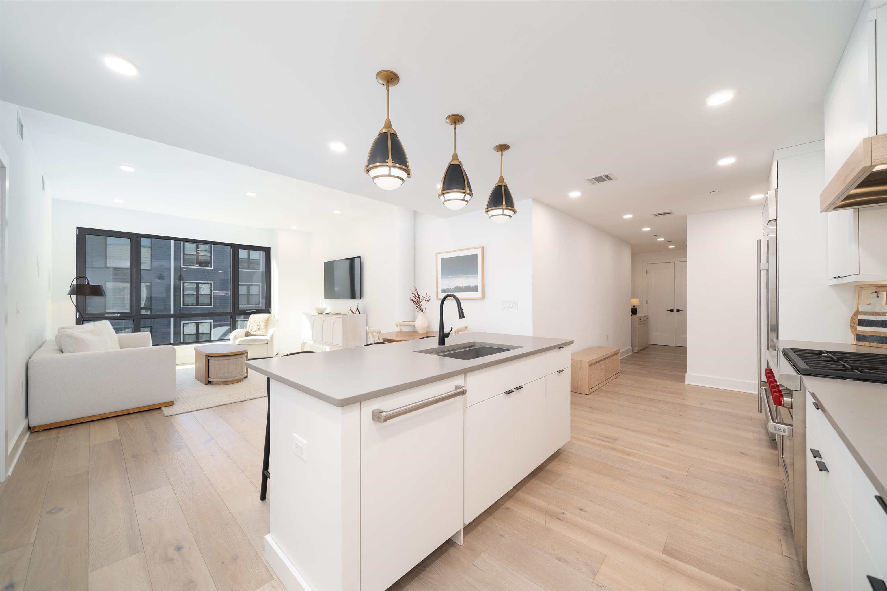70 MADISON ST Unit: 400