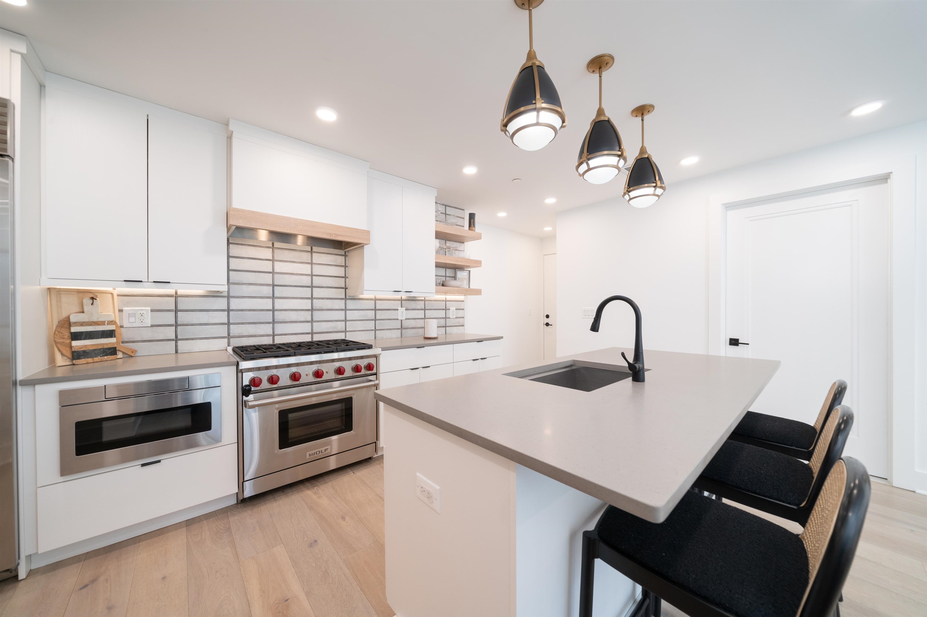 70 MADISON ST Unit: 400