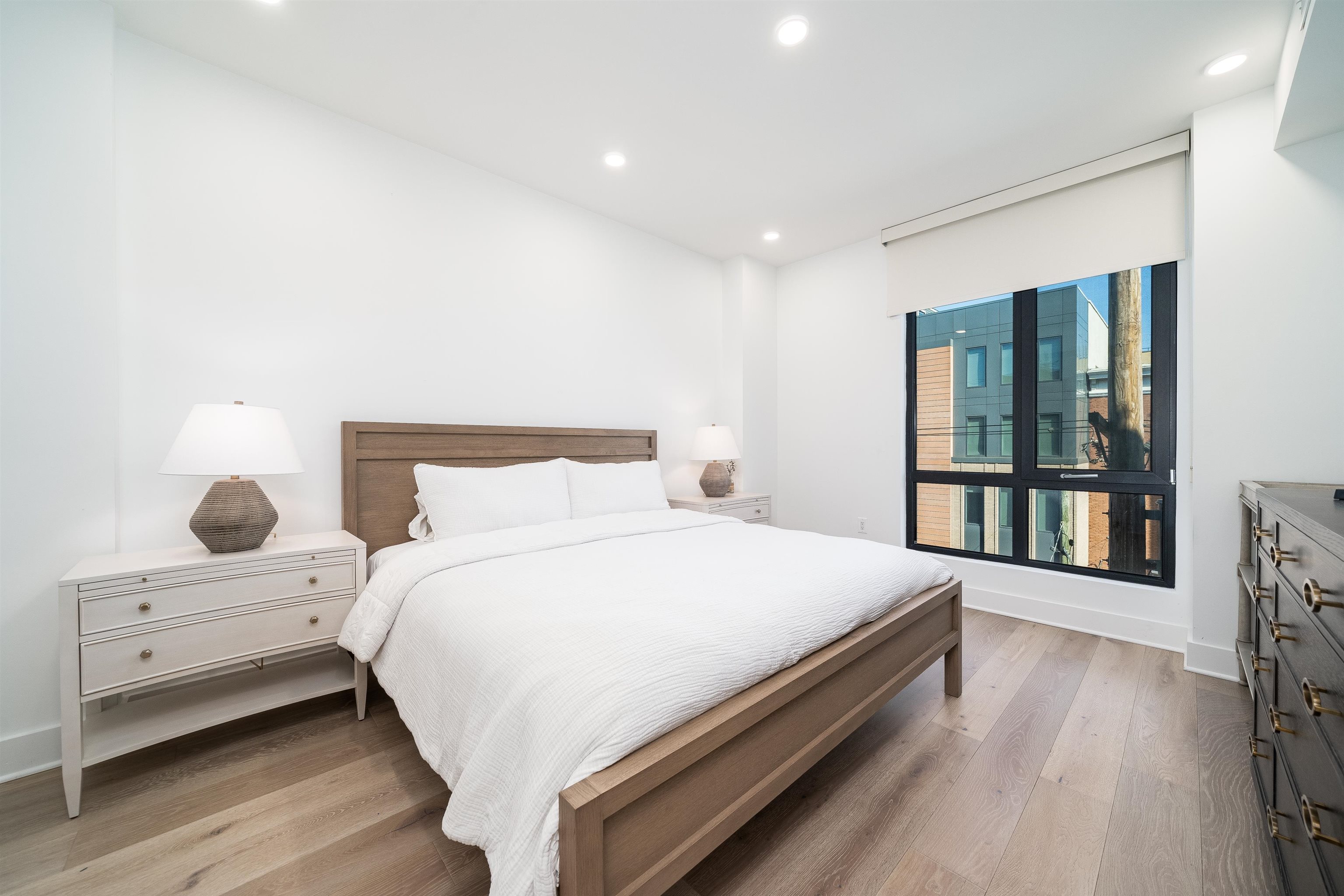 70 MADISON ST Unit: 400