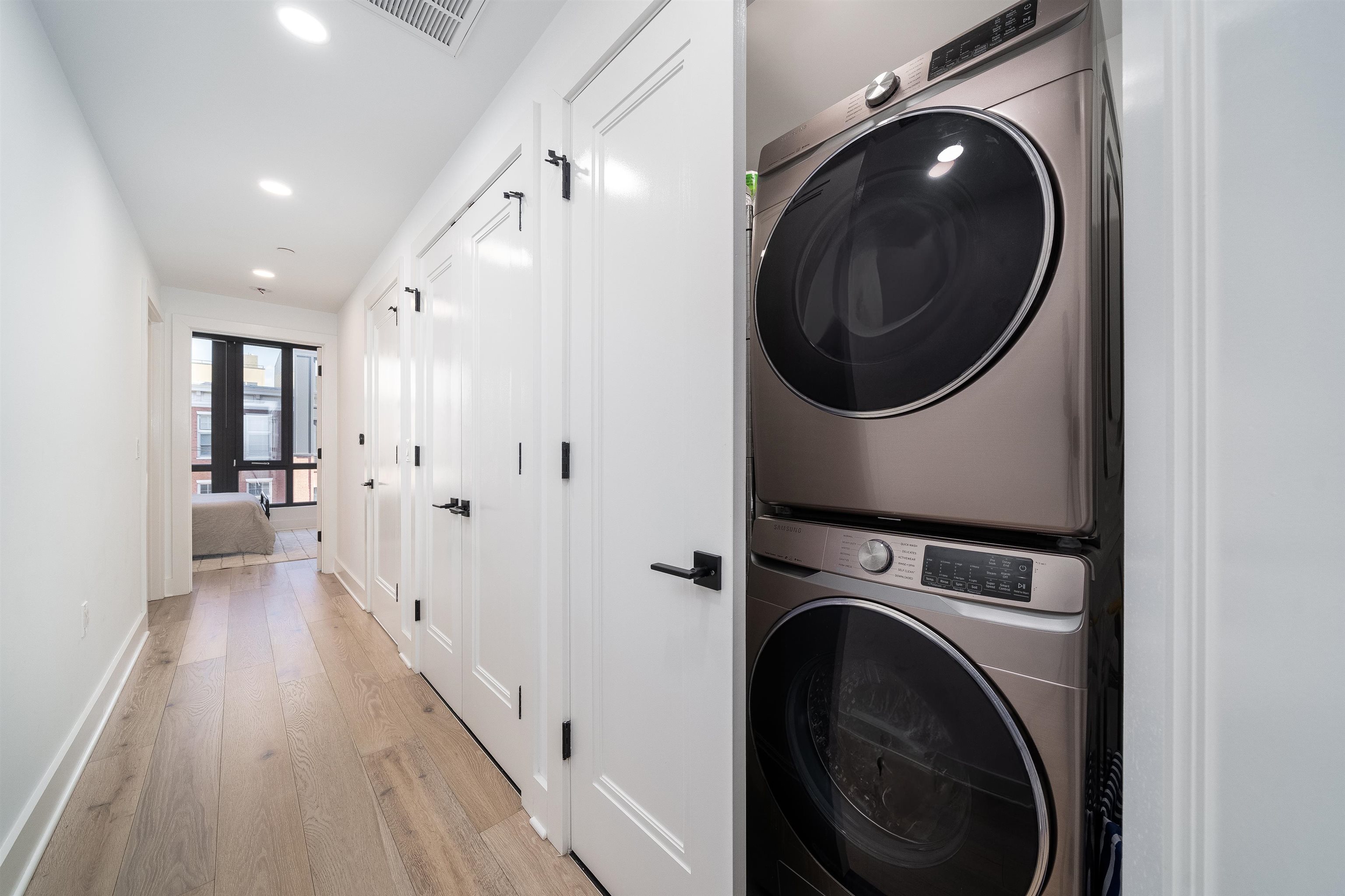 70 MADISON ST Unit: 400