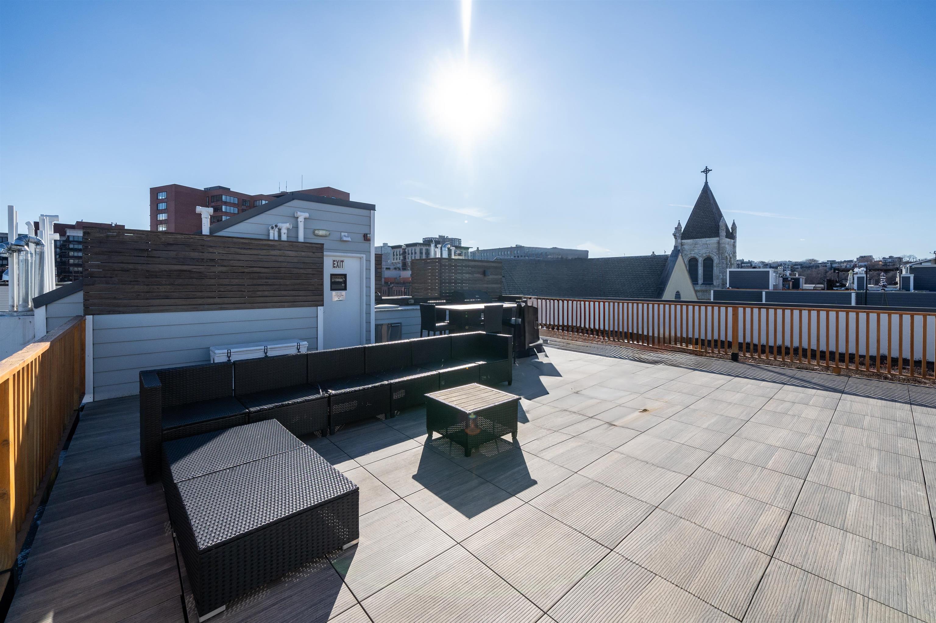 70 MADISON ST Unit: 400