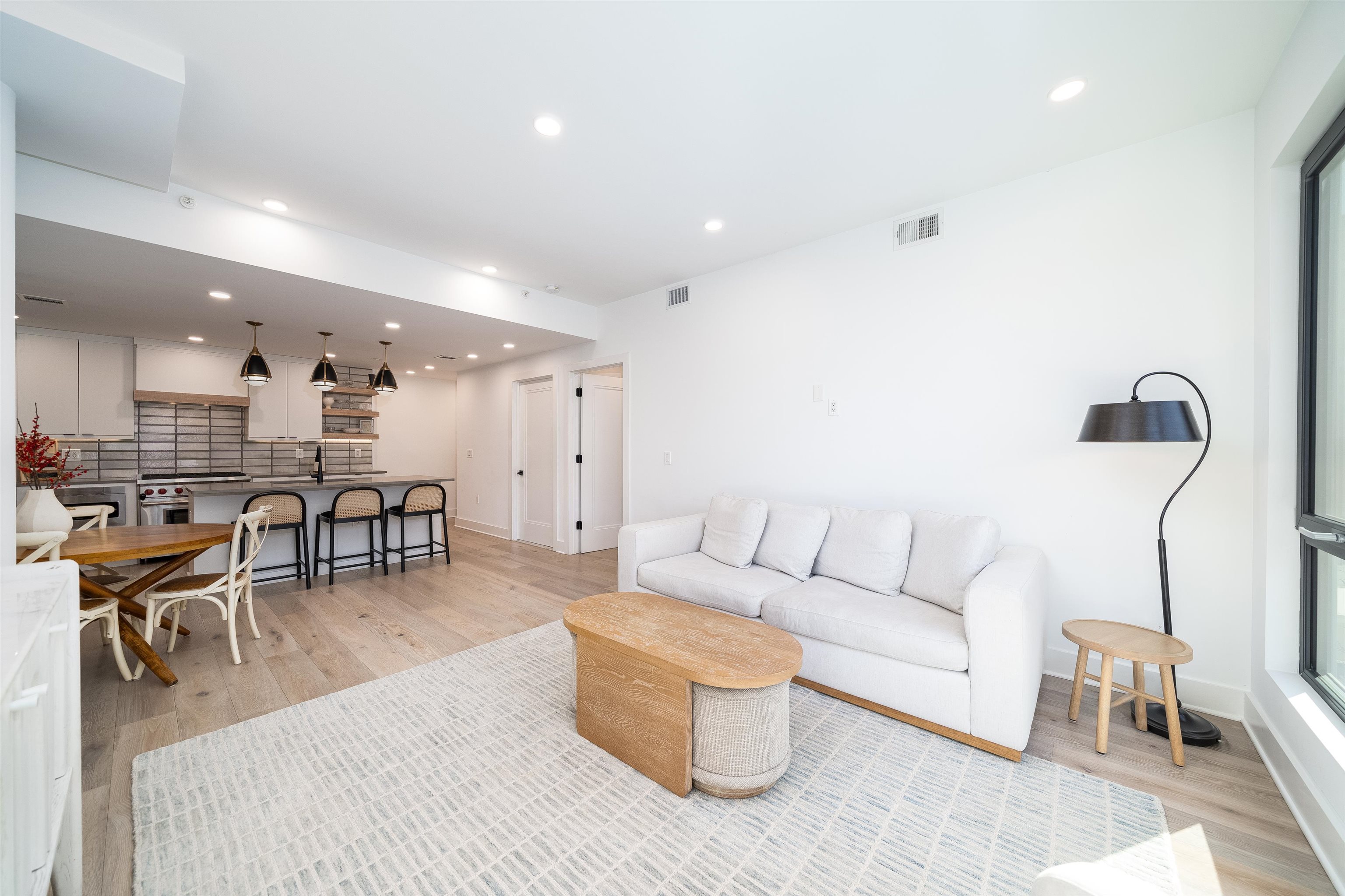 70 MADISON ST Unit: 400