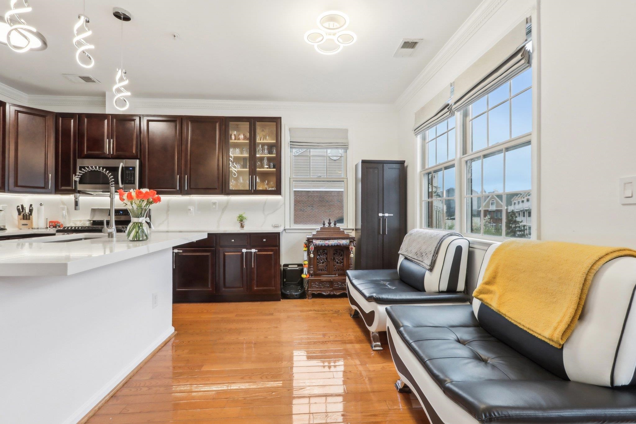 333 OSWEGO CT Unit: 333