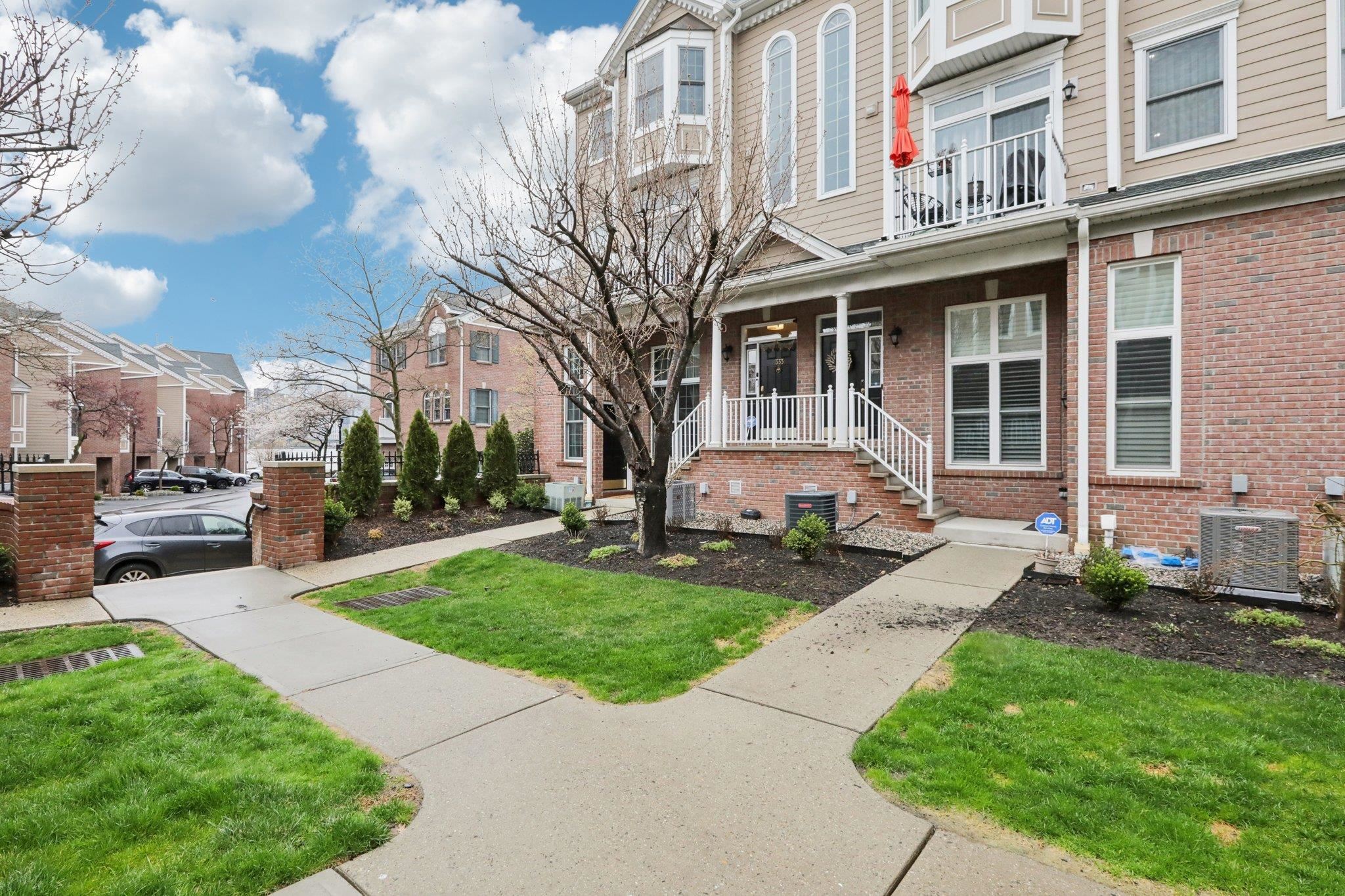 333 OSWEGO CT Unit: 333