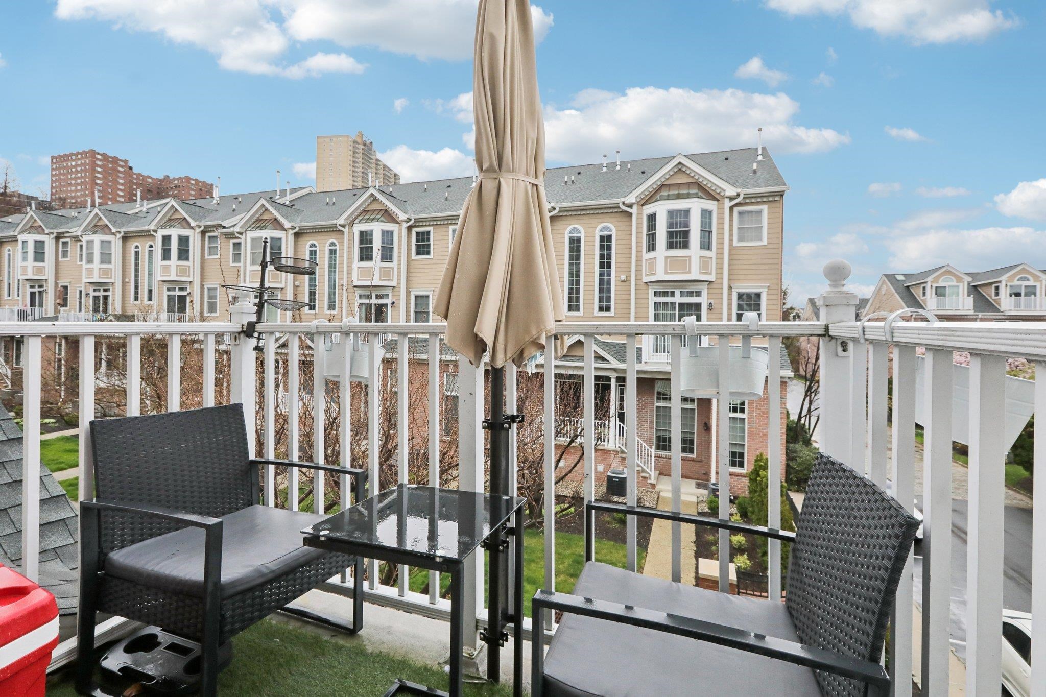 333 OSWEGO CT Unit: 333