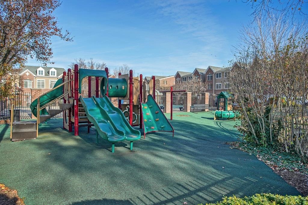 333 OSWEGO CT Unit: 333