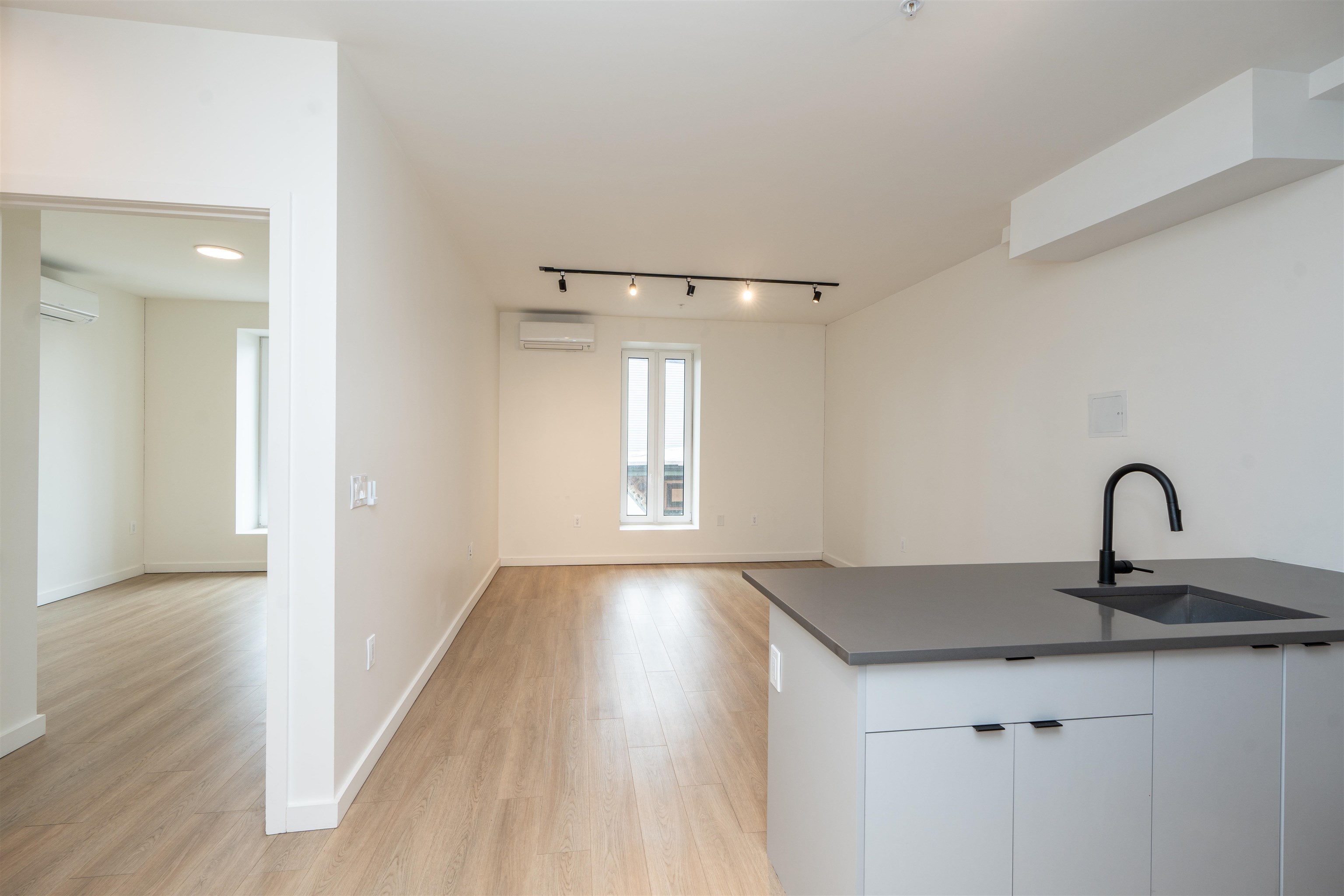 328 PACIFIC AVE Unit: 302
