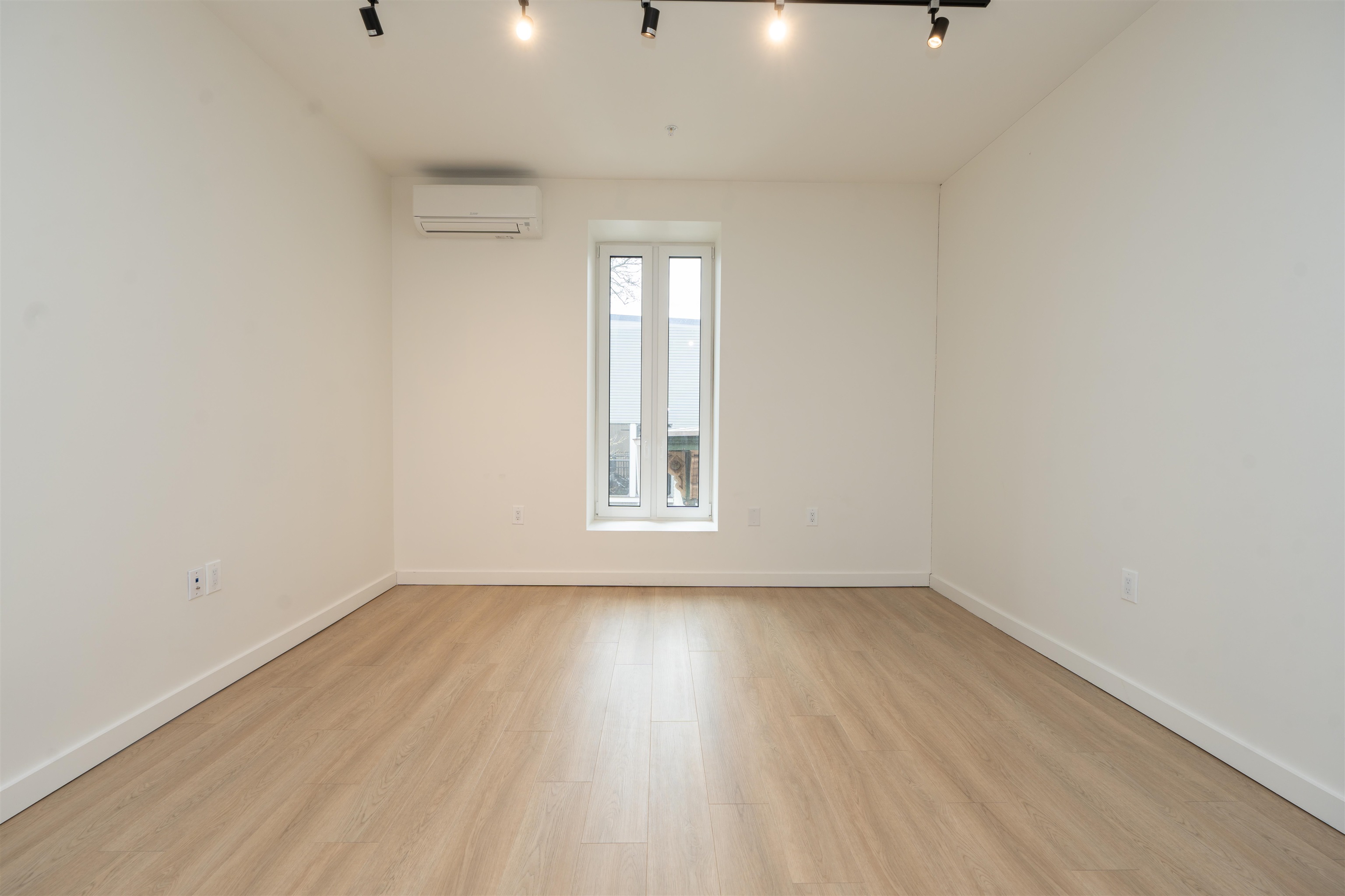 328 PACIFIC AVE Unit: 302