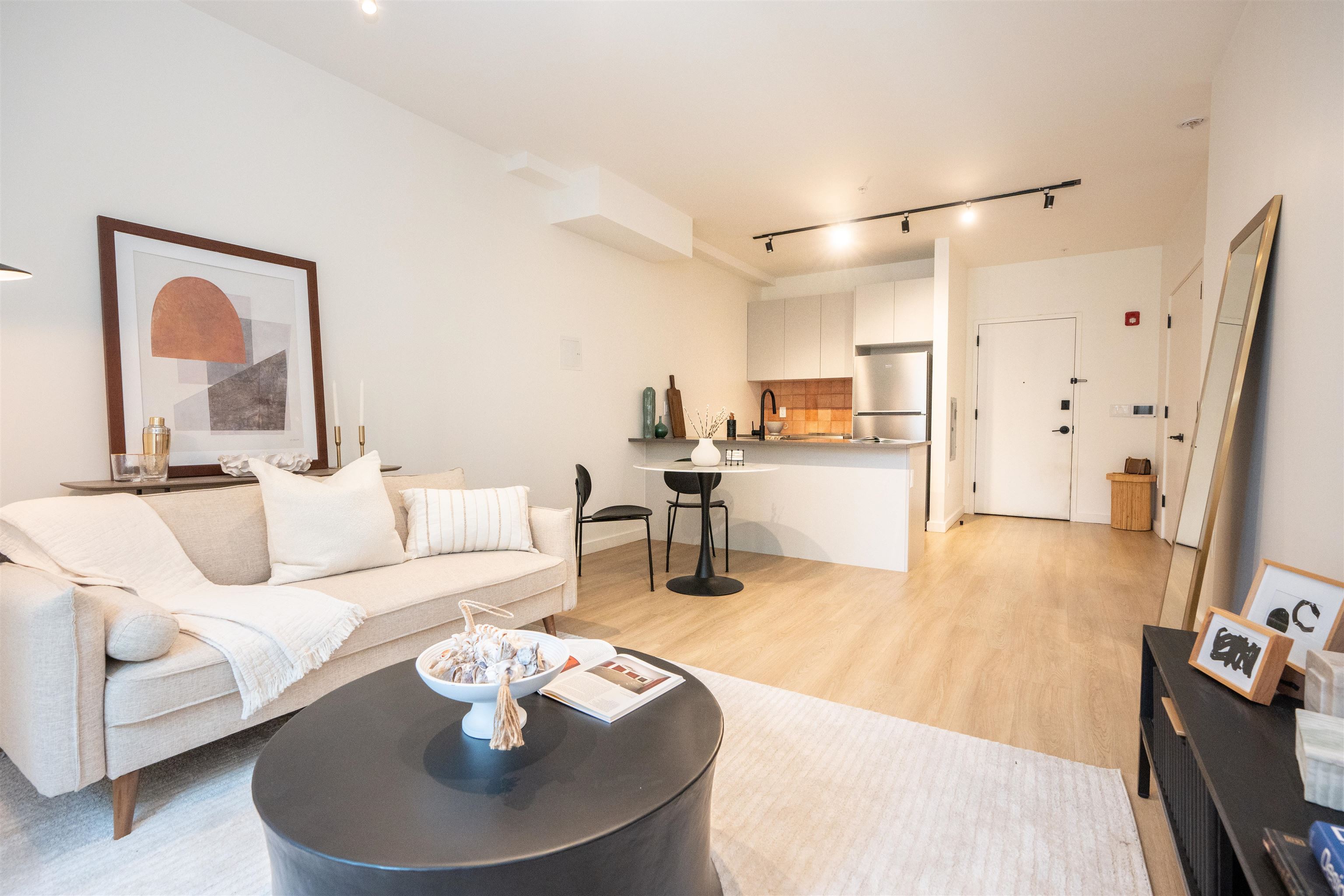 328 PACIFIC AVE Unit: 302