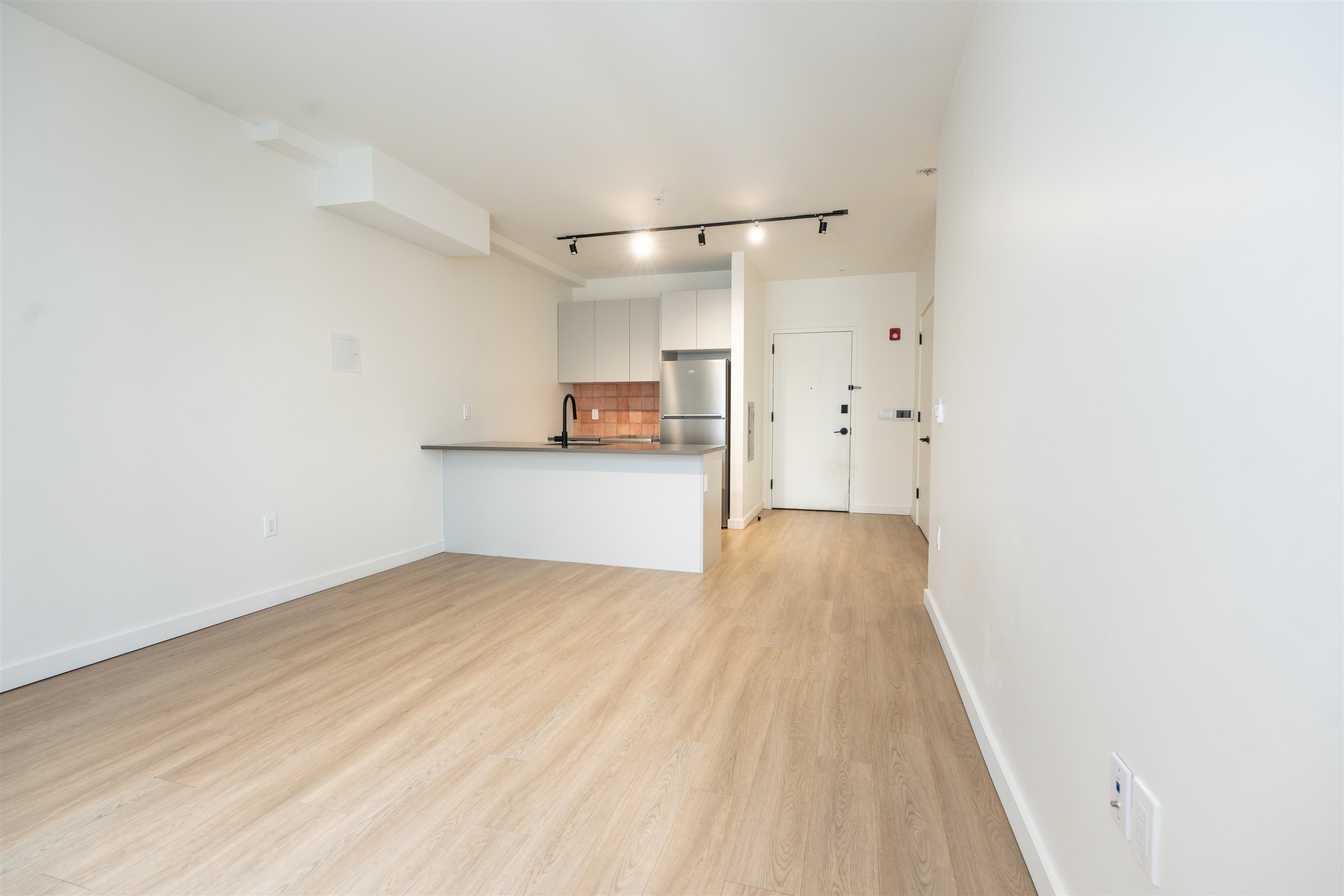 328 PACIFIC AVE Unit: 302