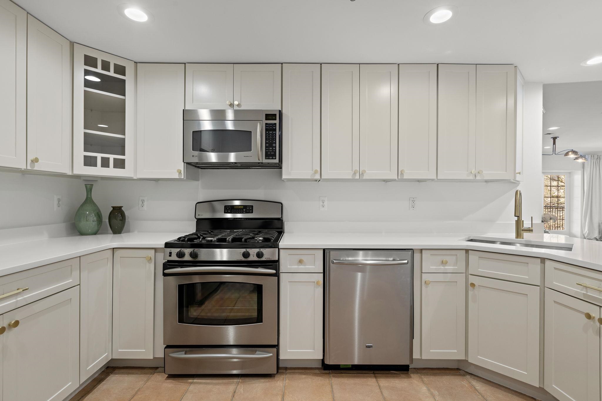 74 MONROE ST Unit: 7