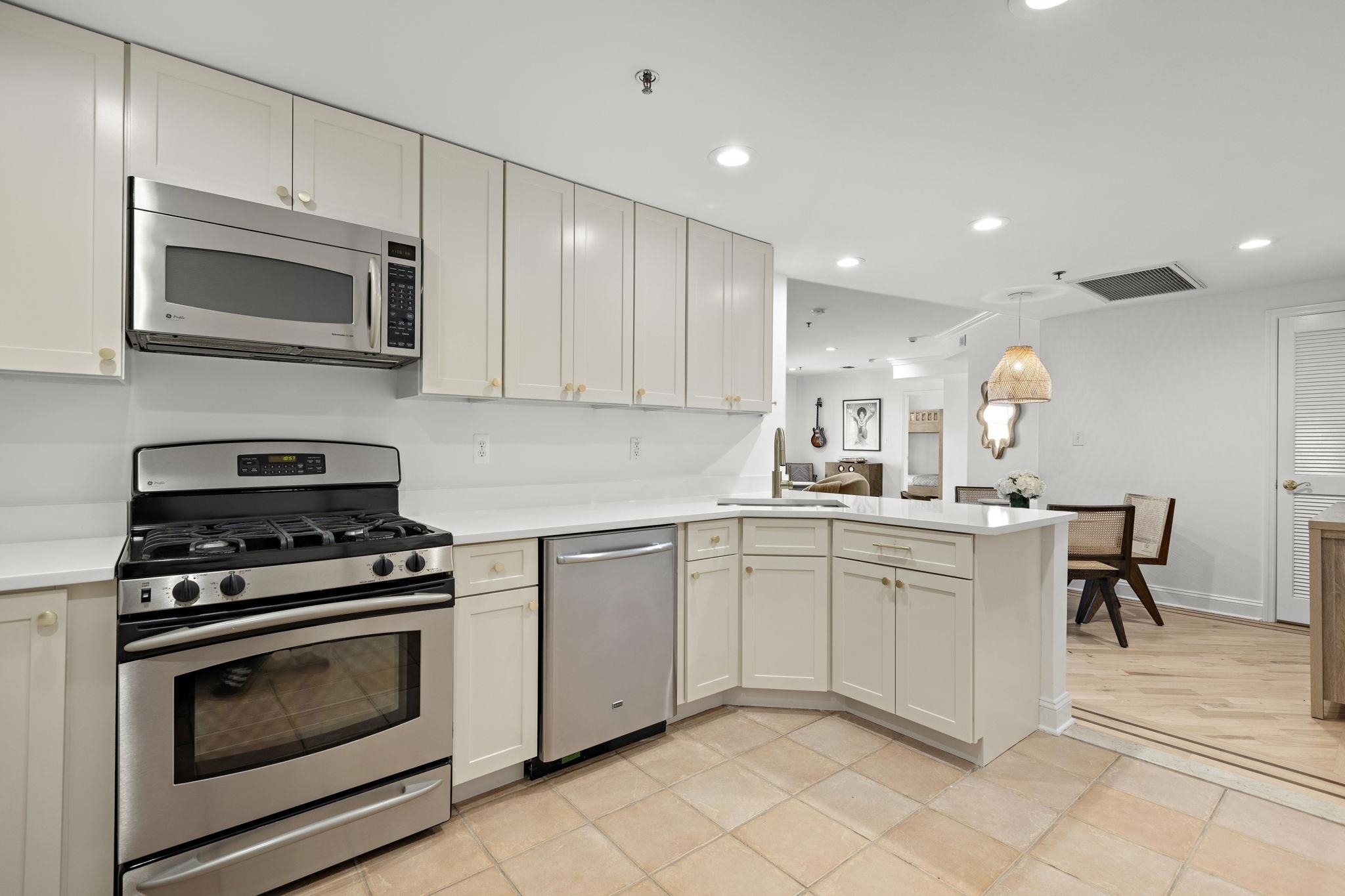 74 MONROE ST Unit: 7