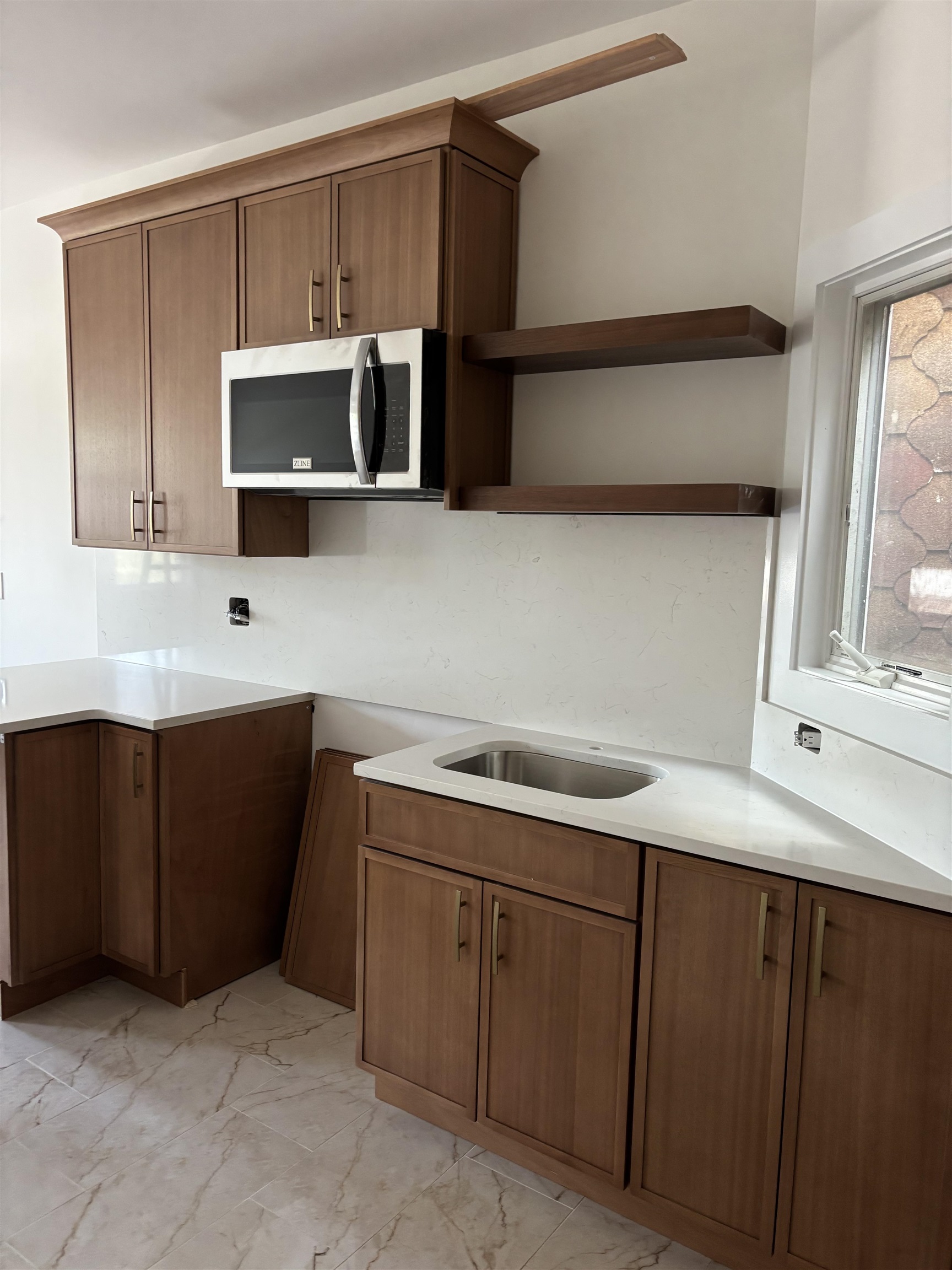 802 BROADWAY Unit: 3R