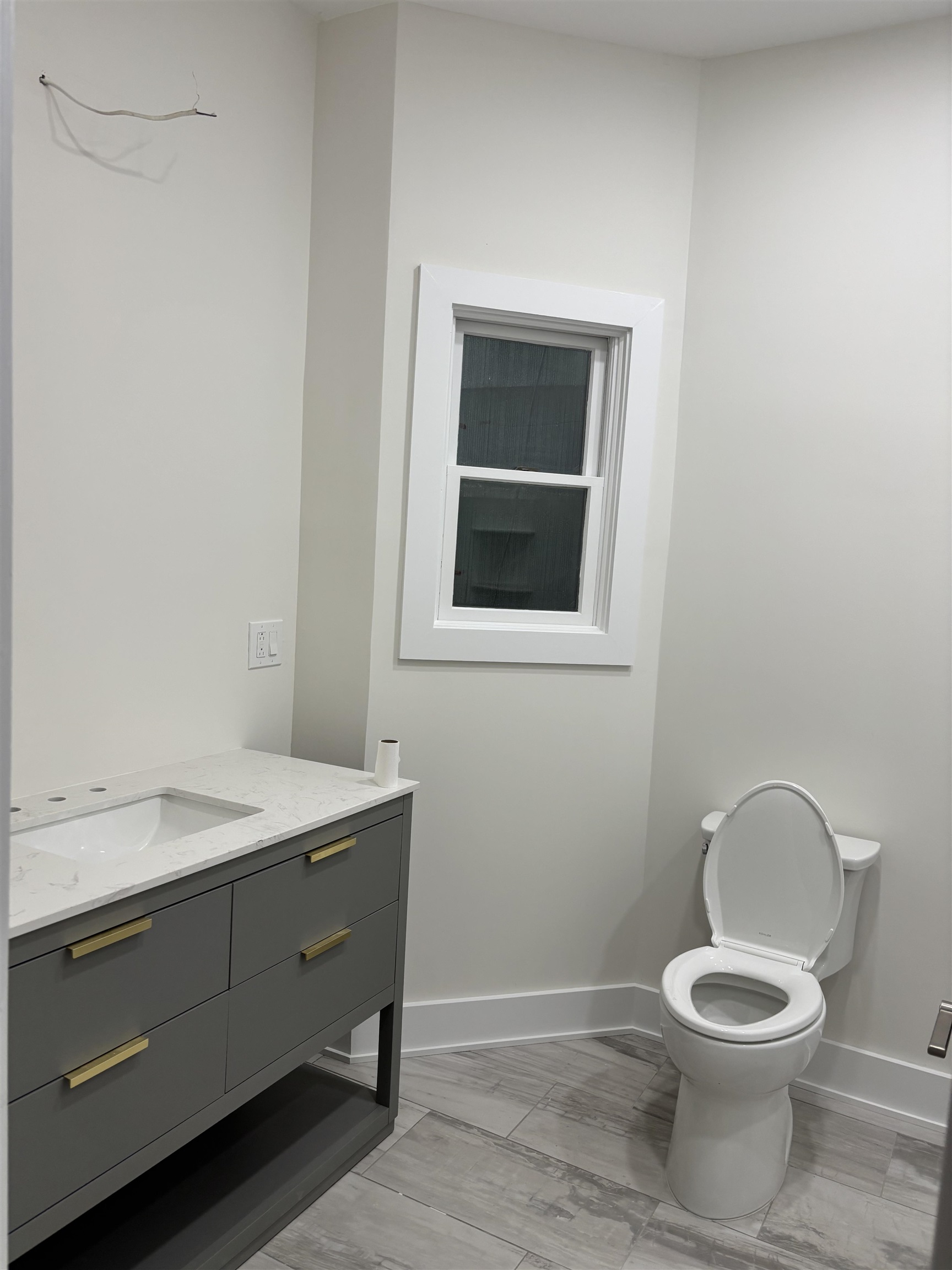 802 BROADWAY Unit: 3R