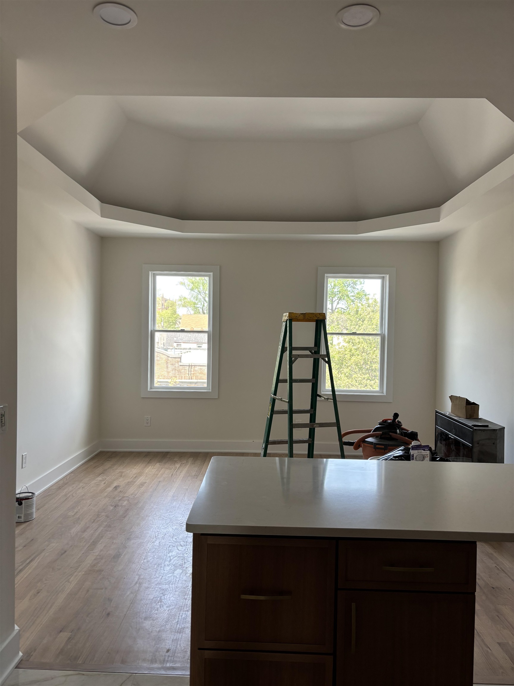 802 BROADWAY Unit: 3R