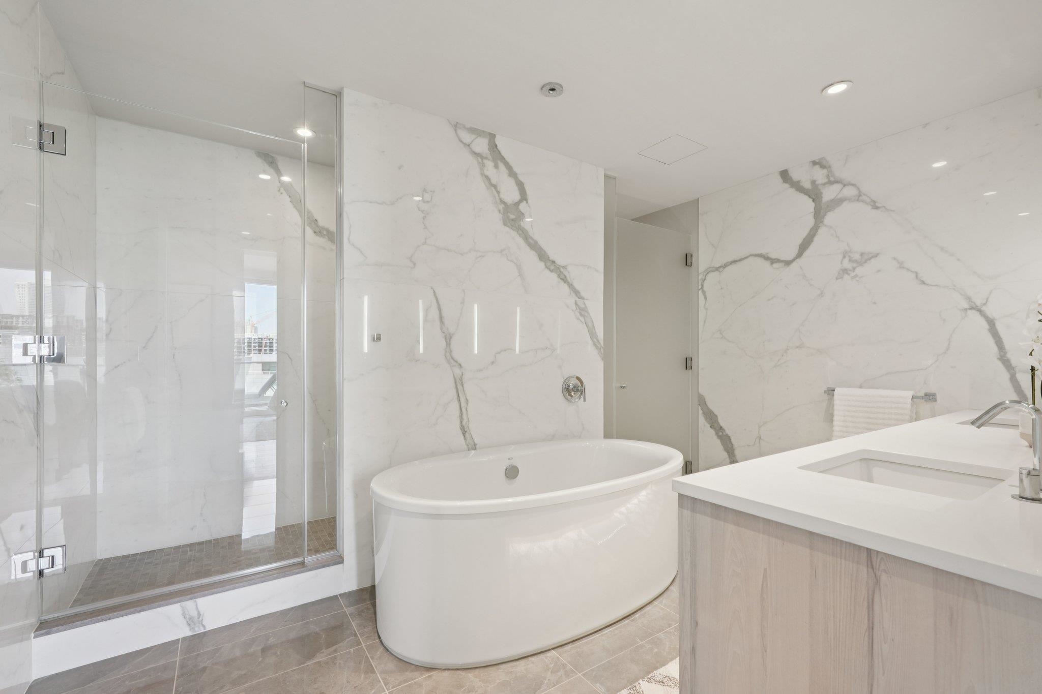 800 AVENUE AT PORT IMPERIAL Unit: 305
