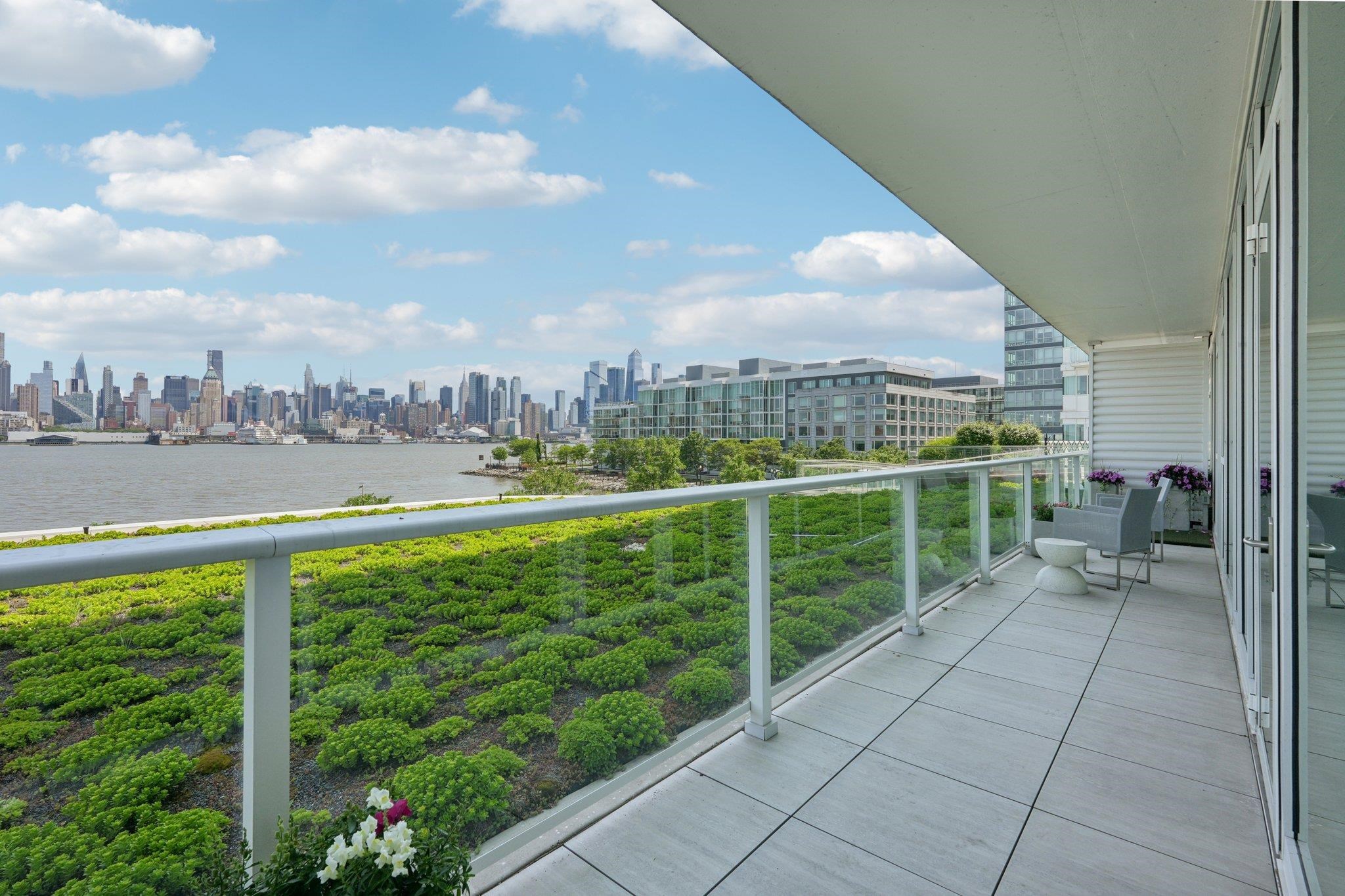 800 AVENUE AT PORT IMPERIAL Unit: 305