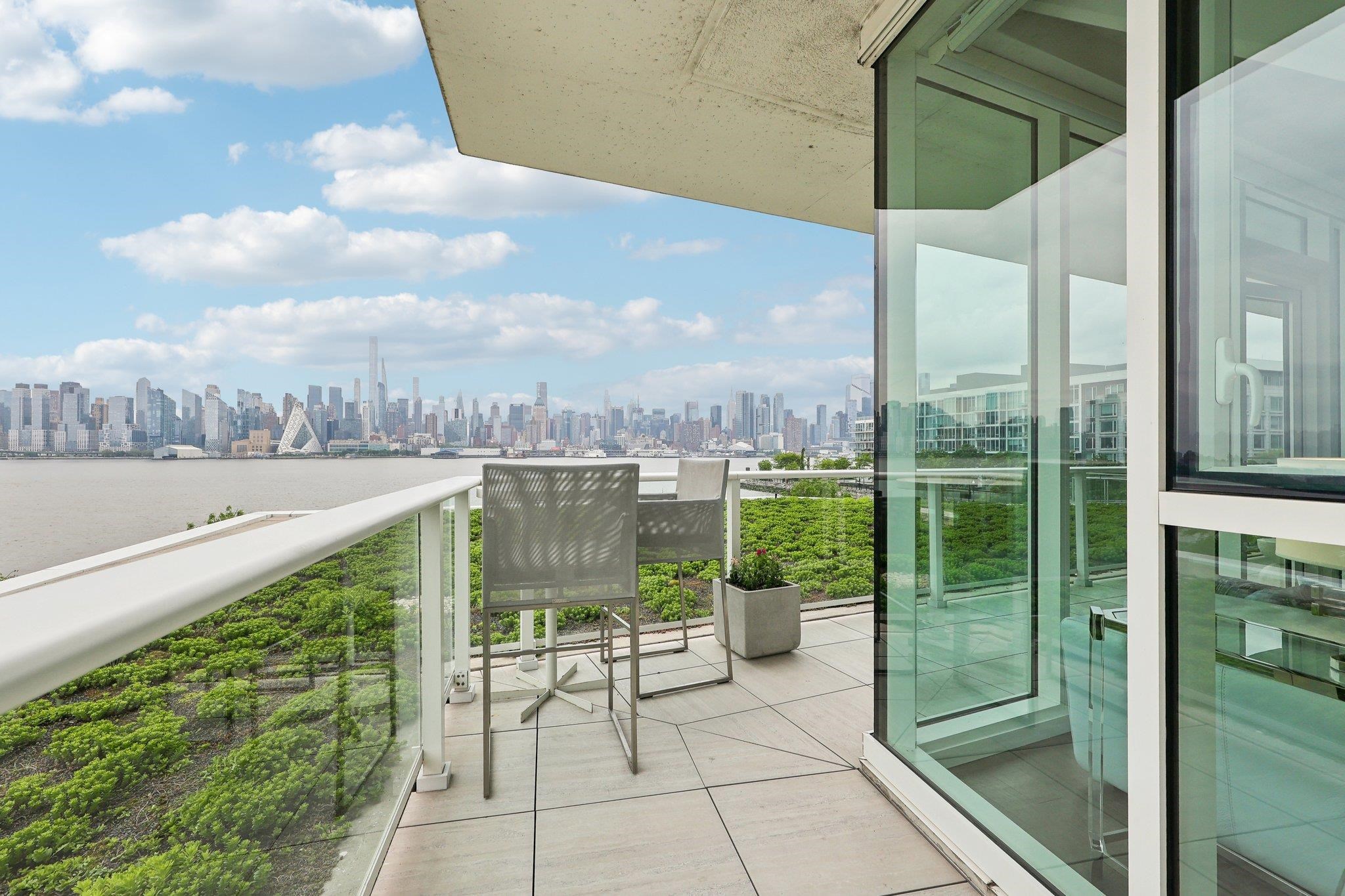 800 AVENUE AT PORT IMPERIAL Unit: 305