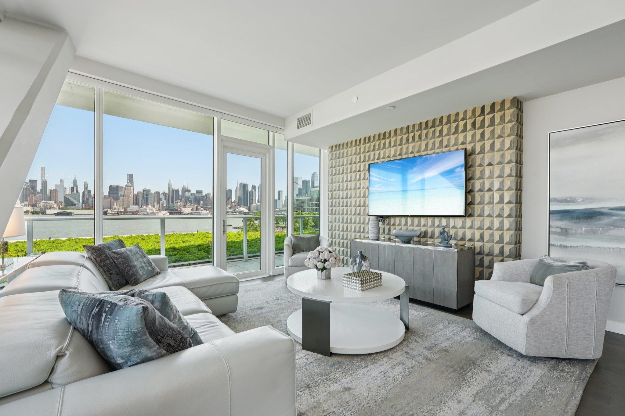 800 AVENUE AT PORT IMPERIAL Unit: 305
