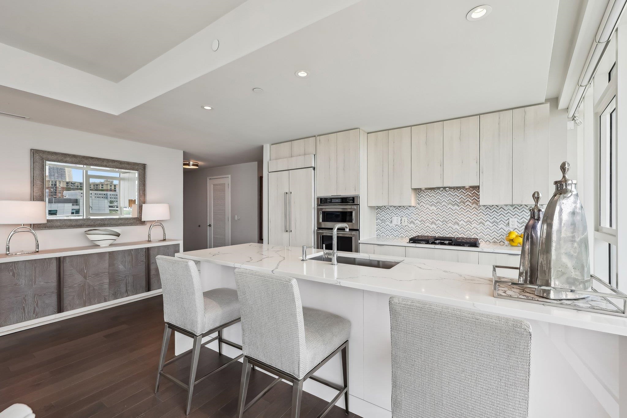 800 AVENUE AT PORT IMPERIAL Unit: 305