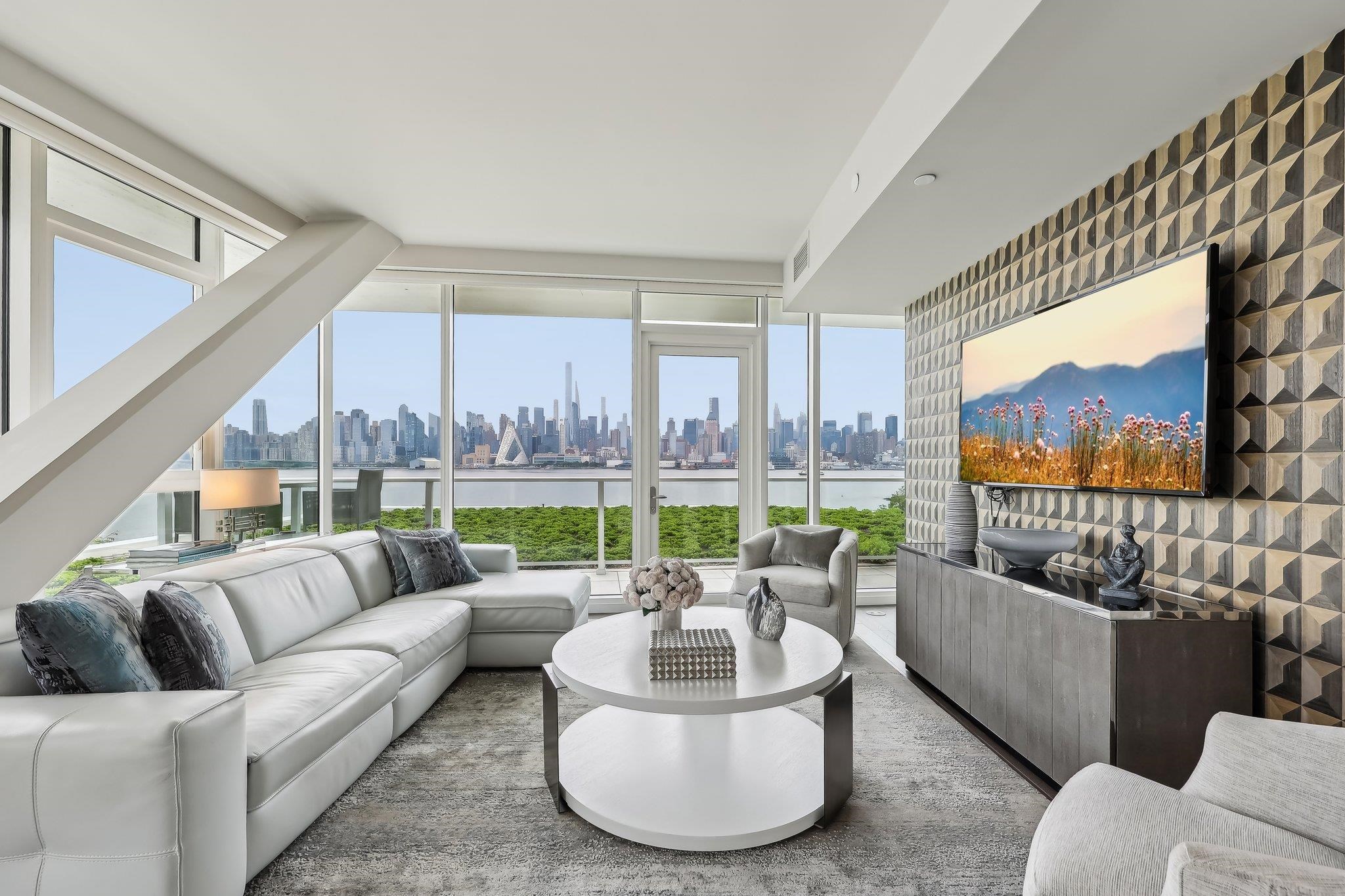 800 AVENUE AT PORT IMPERIAL Unit: 305