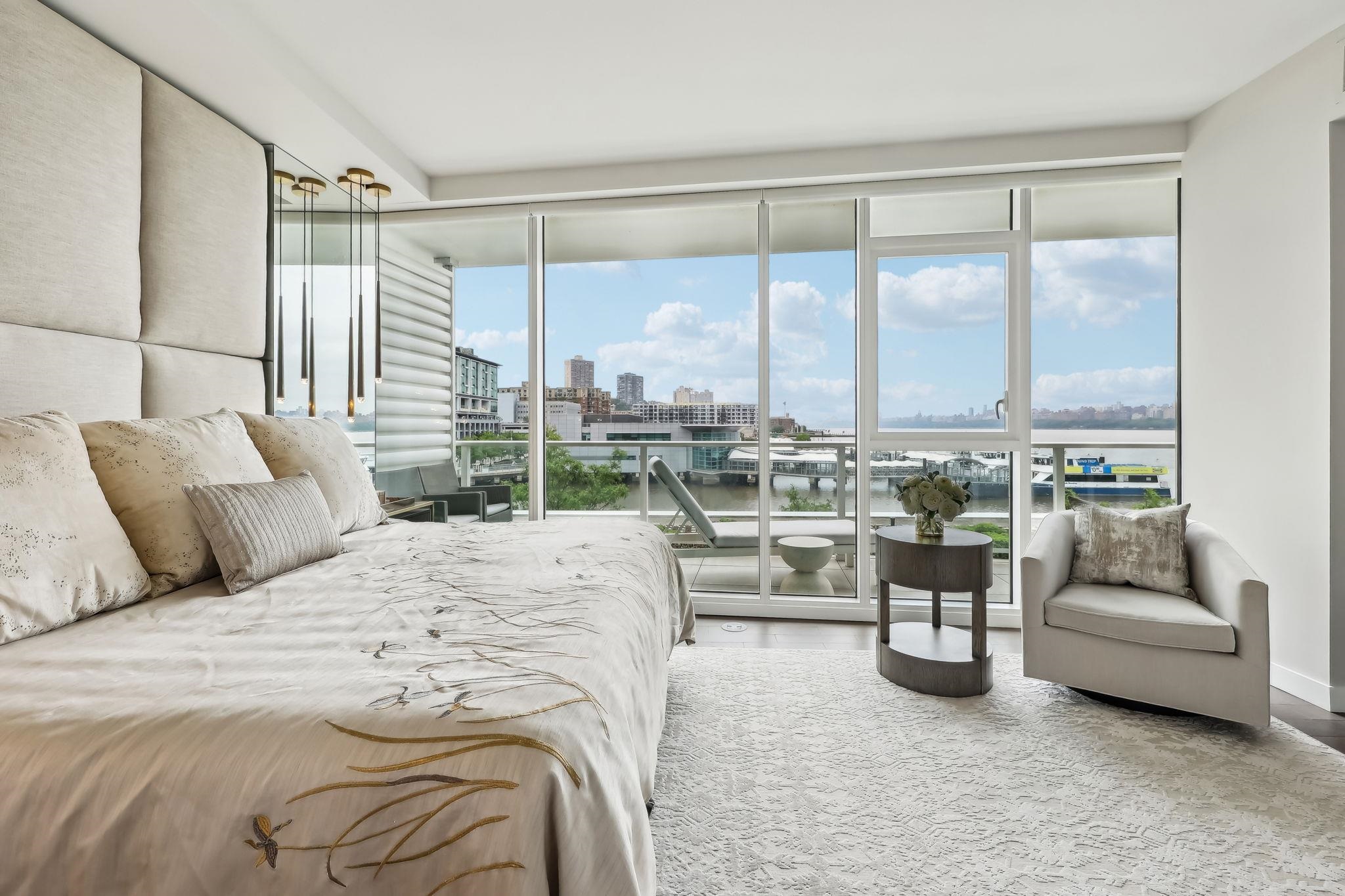 800 AVENUE AT PORT IMPERIAL Unit: 305