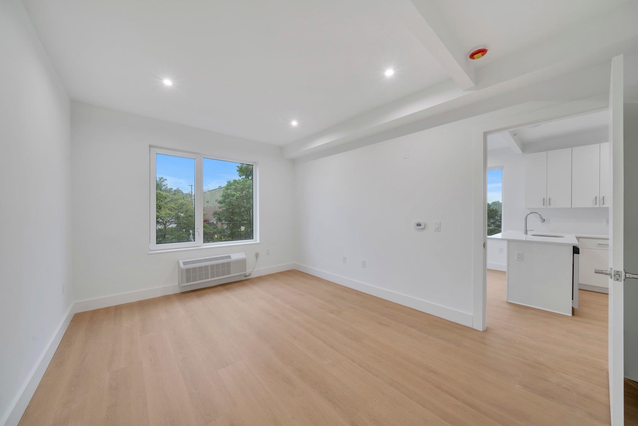 3309 LIBERTY AVE Unit: 406