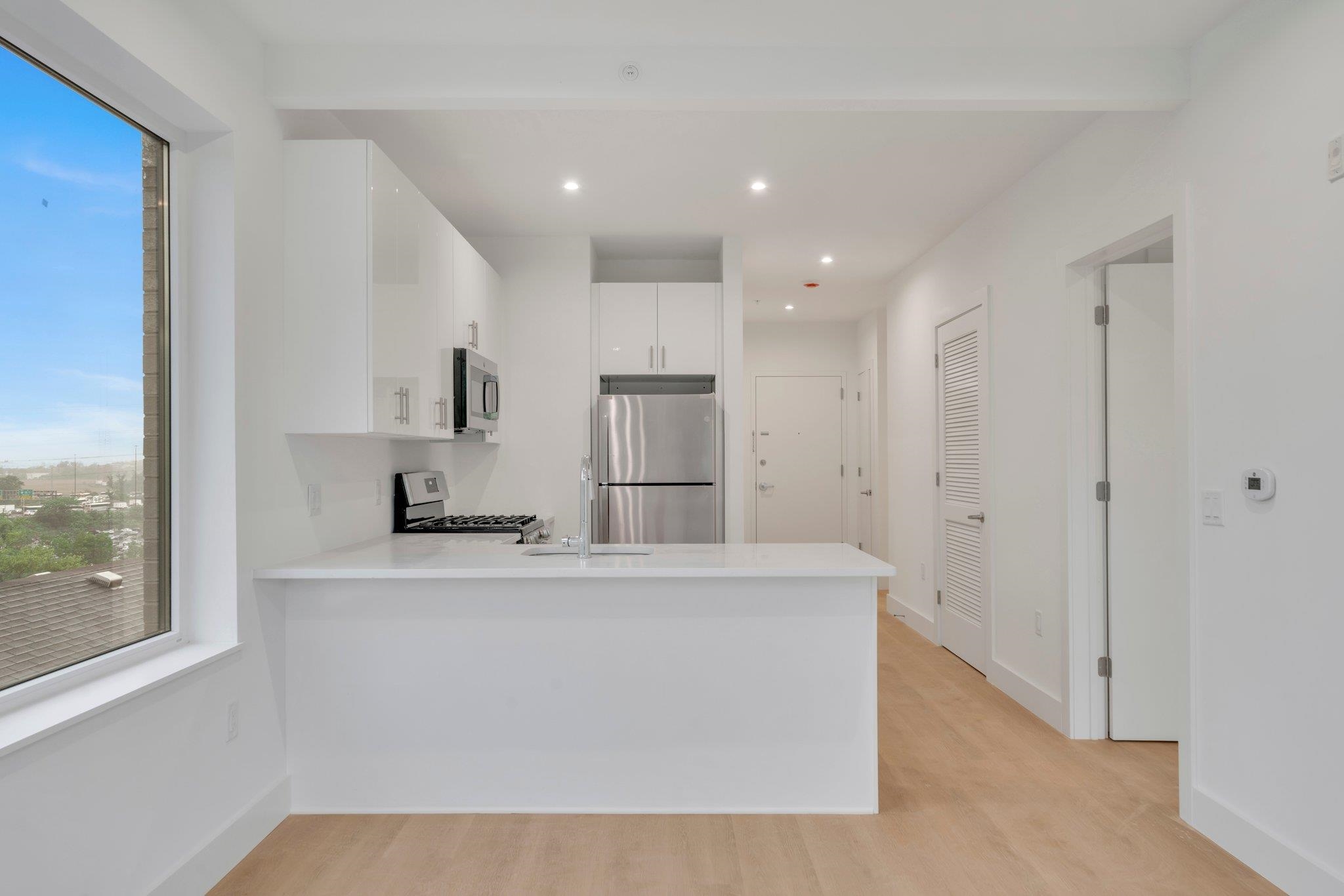 3309 LIBERTY AVE Unit: 406