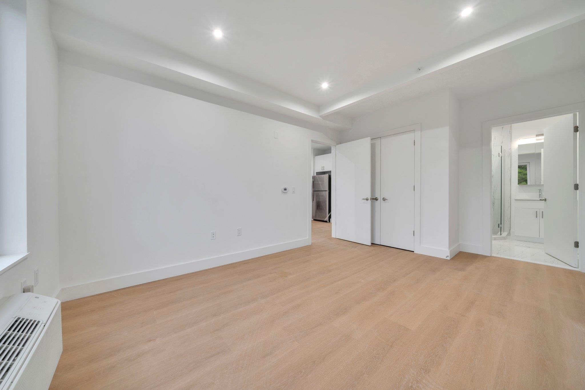 3309 LIBERTY AVE Unit: 406