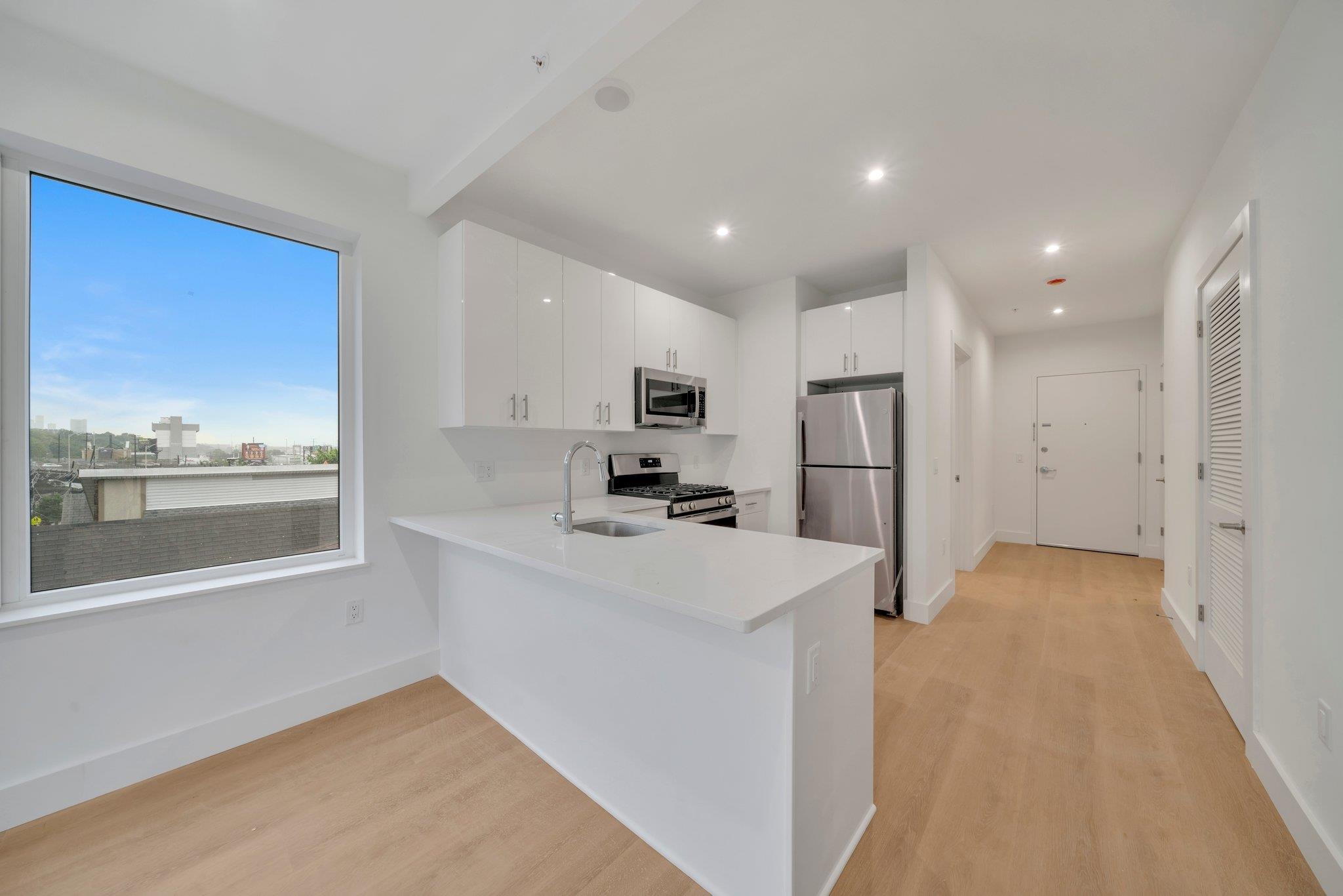 3309 LIBERTY AVE Unit: 406