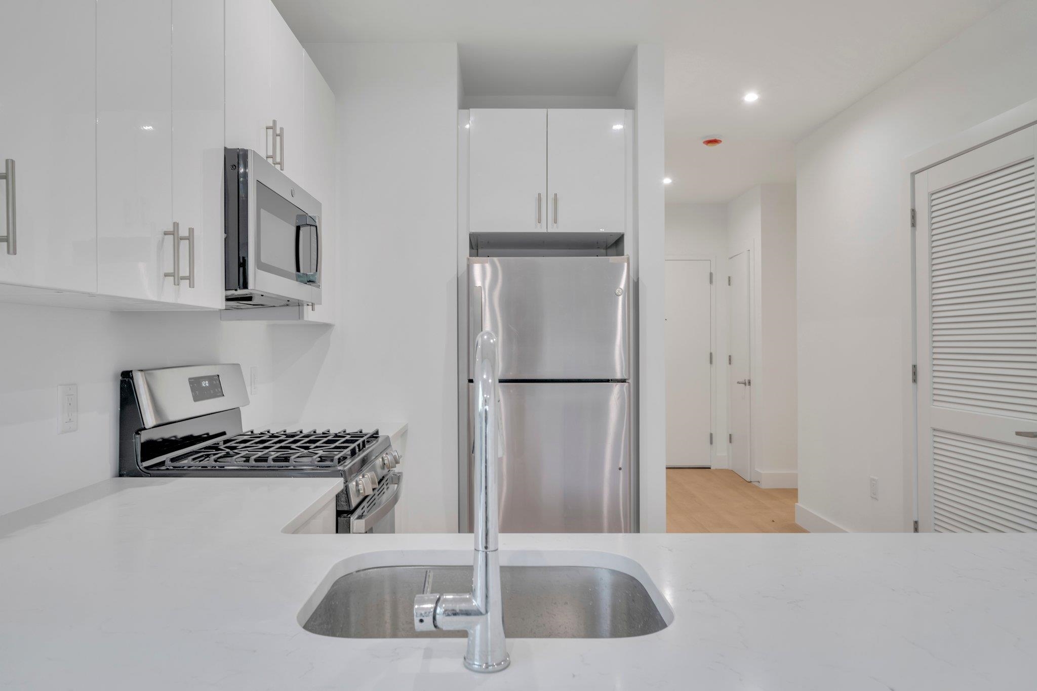 3309 LIBERTY AVE Unit: 406