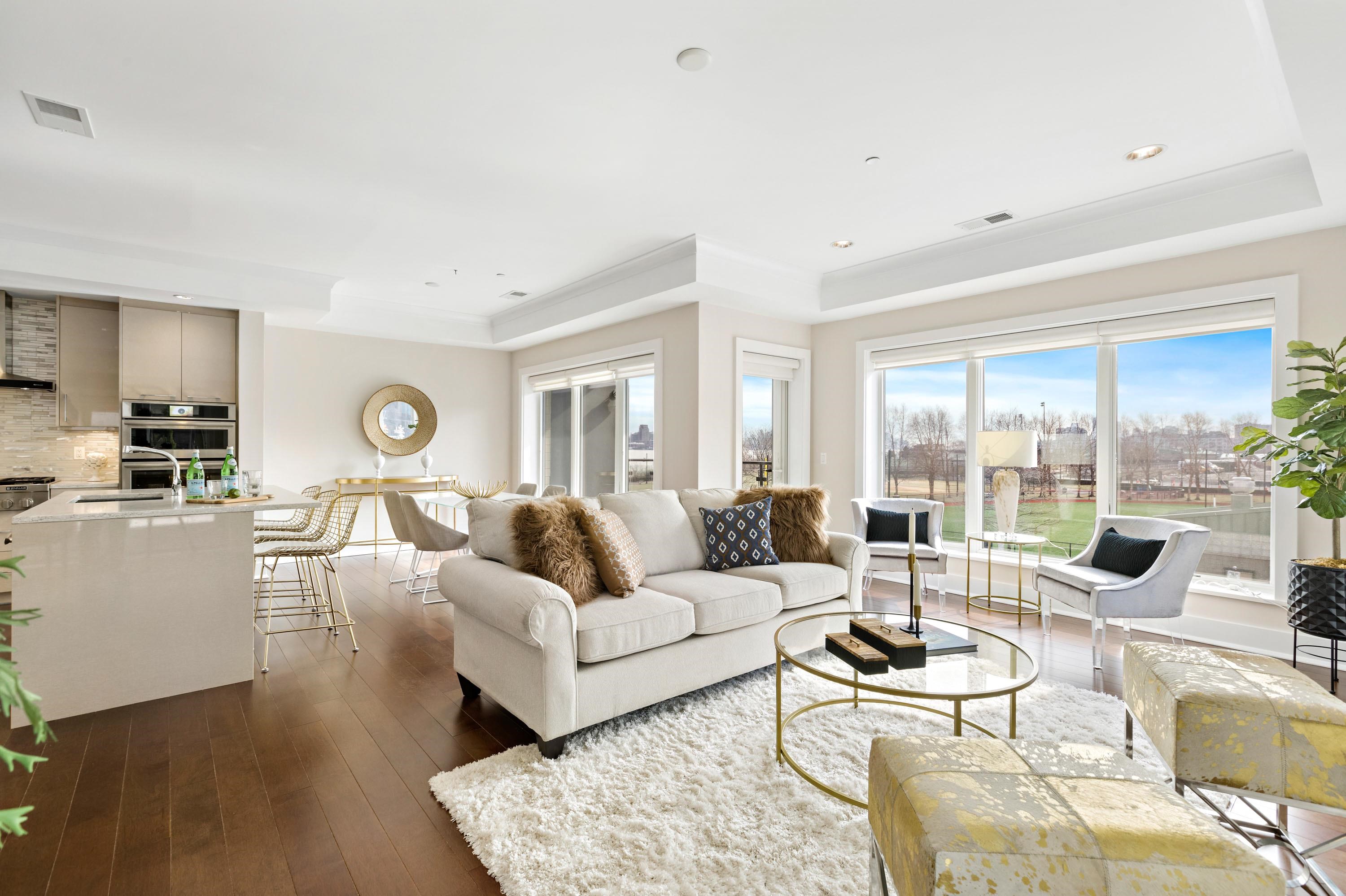 150 HENLEY PL Unit: 201