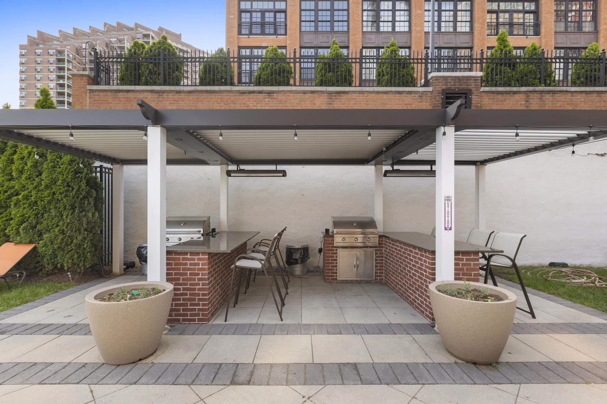 1 GREENE ST Unit: 710