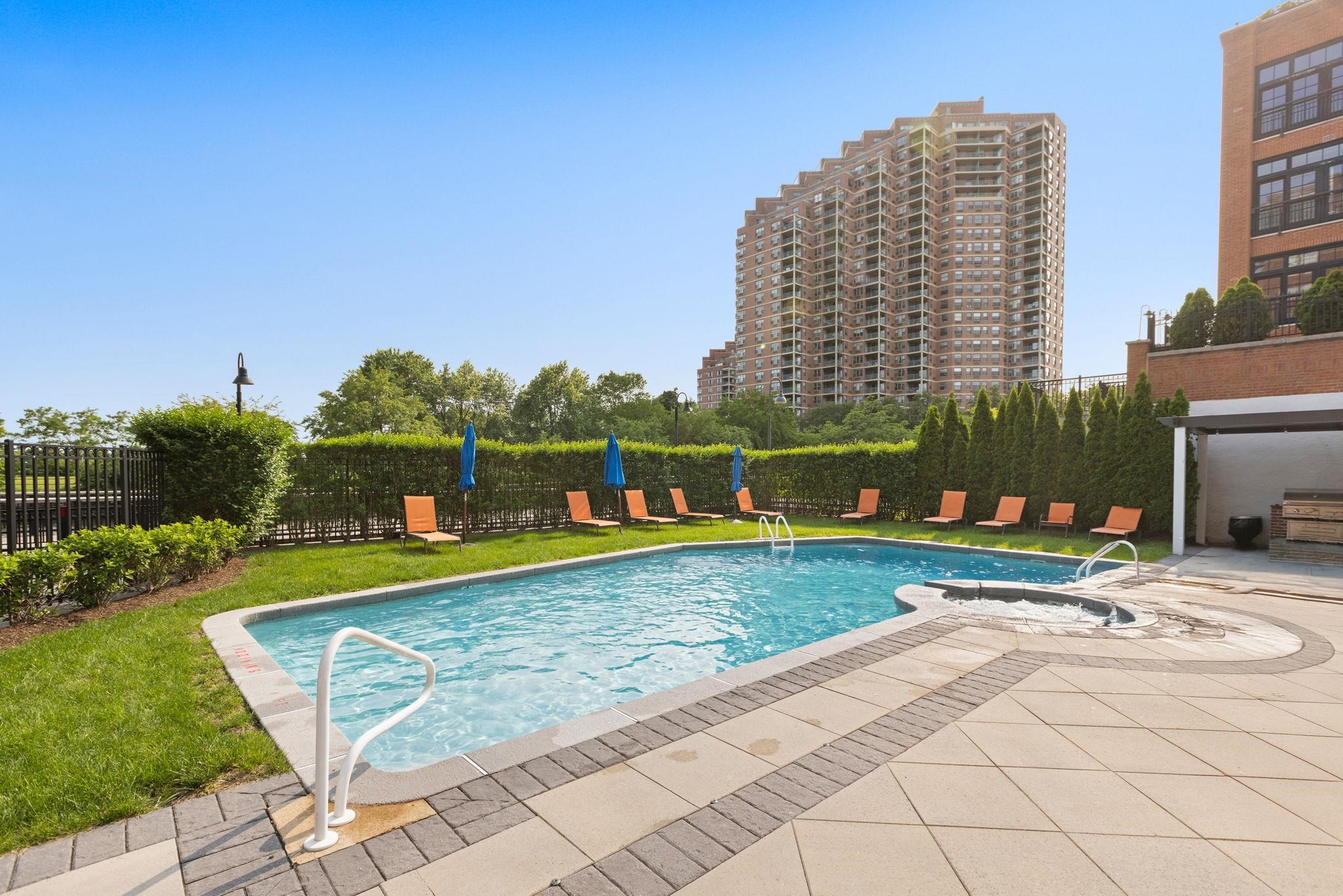 1 GREENE ST Unit: 710