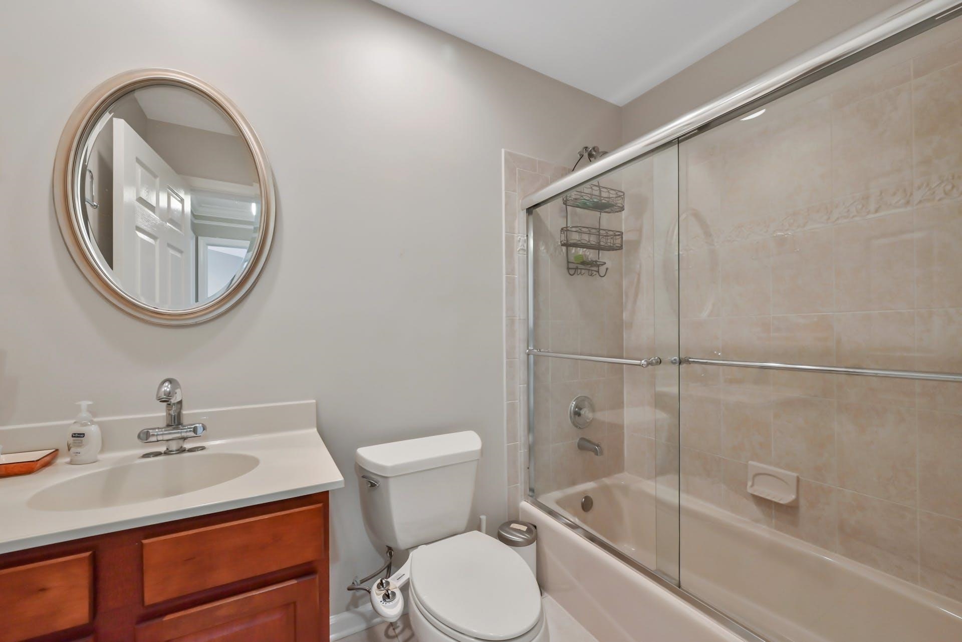 172 PRICE CT Unit: 172