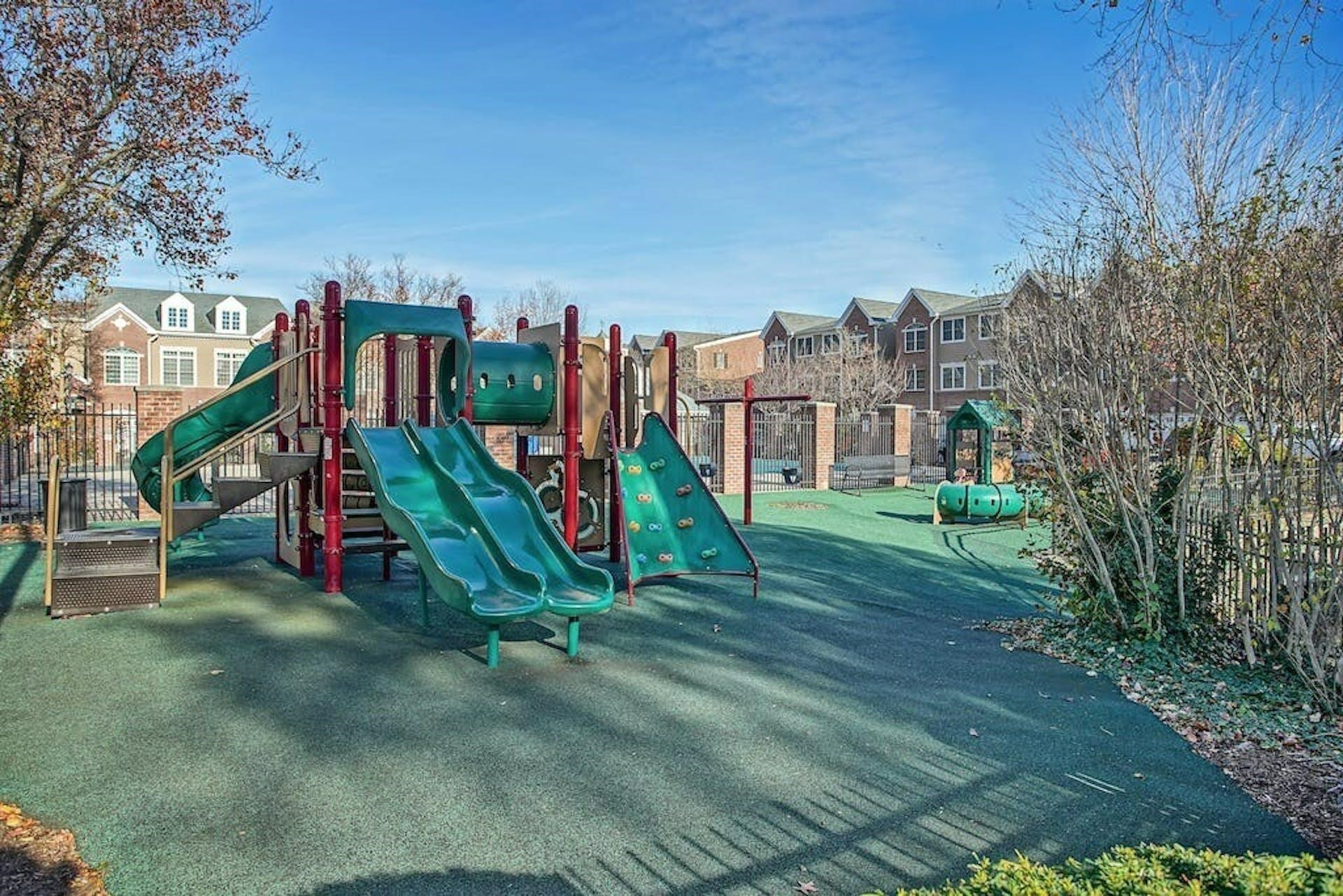 172 PRICE CT Unit: 172