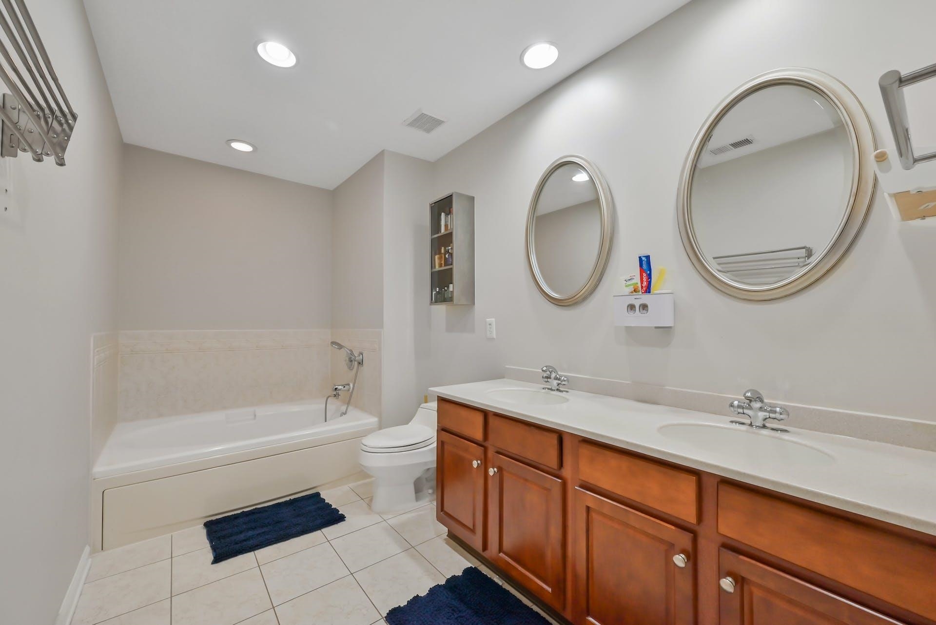 172 PRICE CT Unit: 172