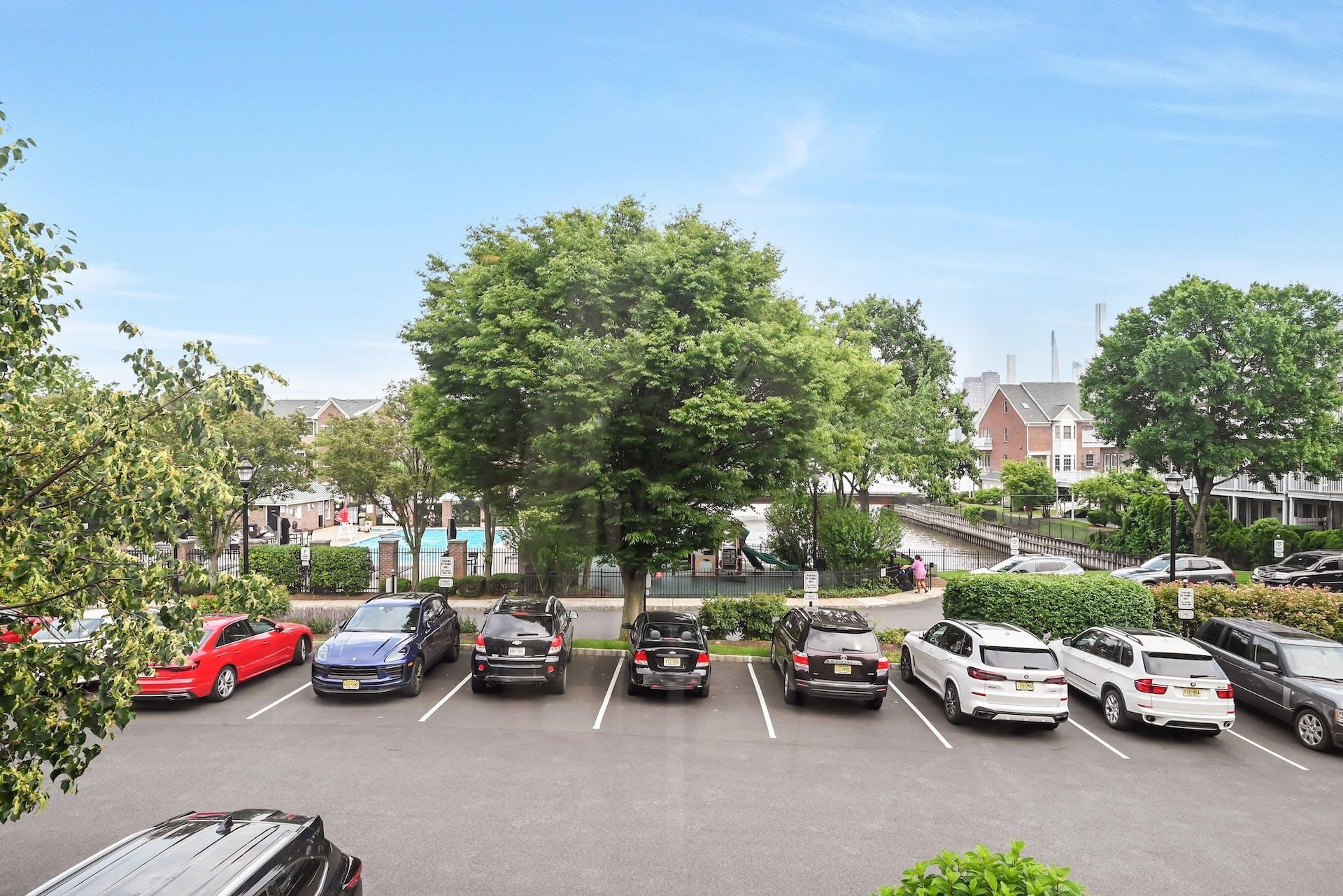 172 PRICE CT Unit: 172