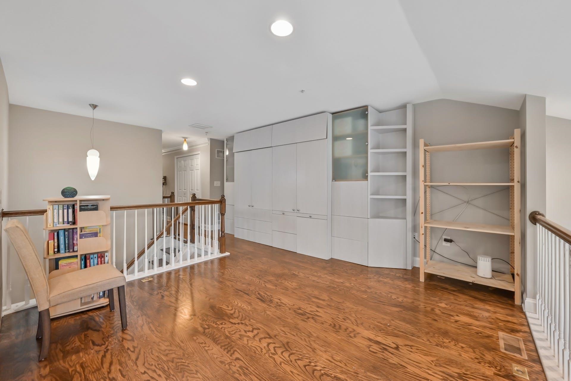 172 PRICE CT Unit: 172