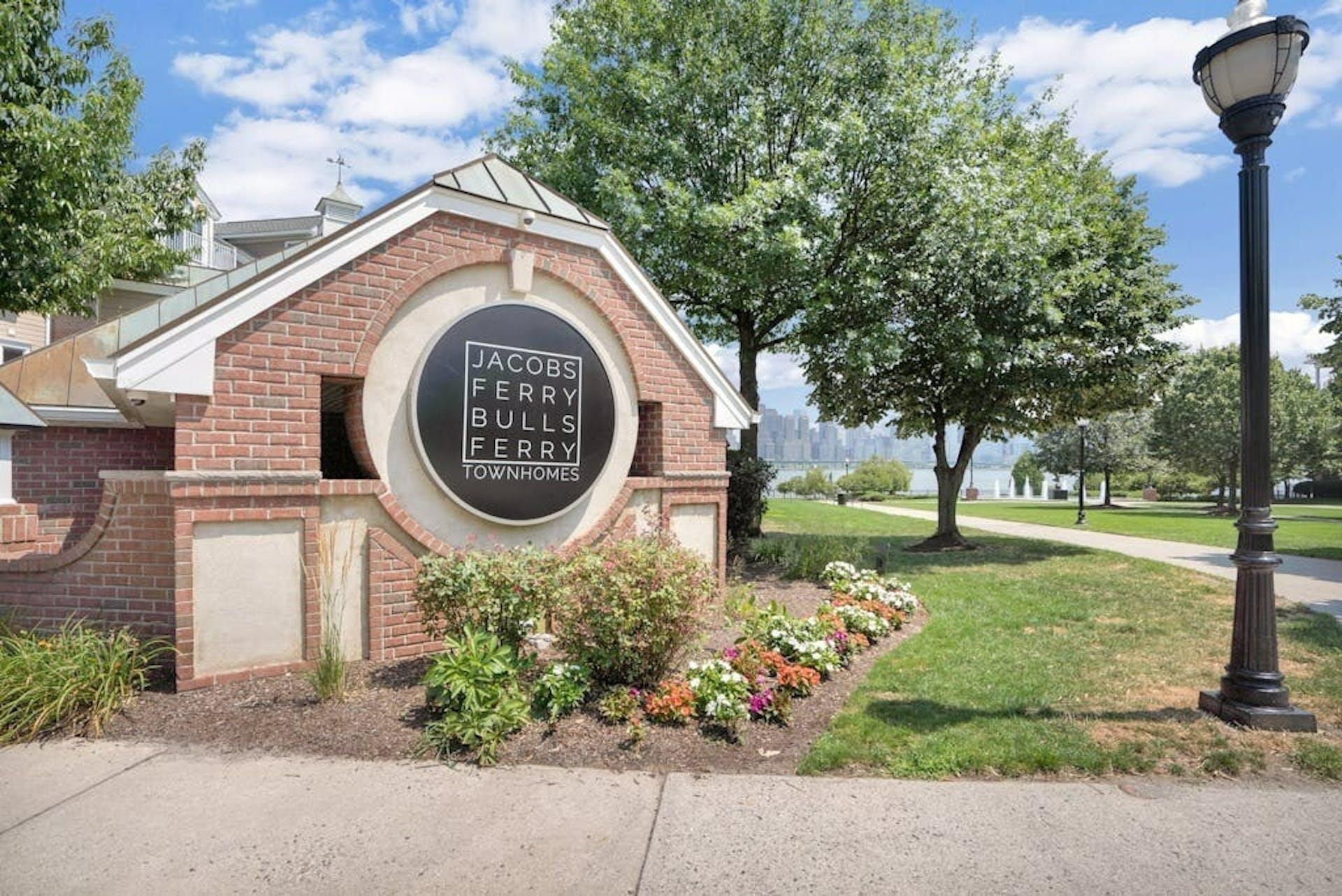 172 PRICE CT Unit: 172