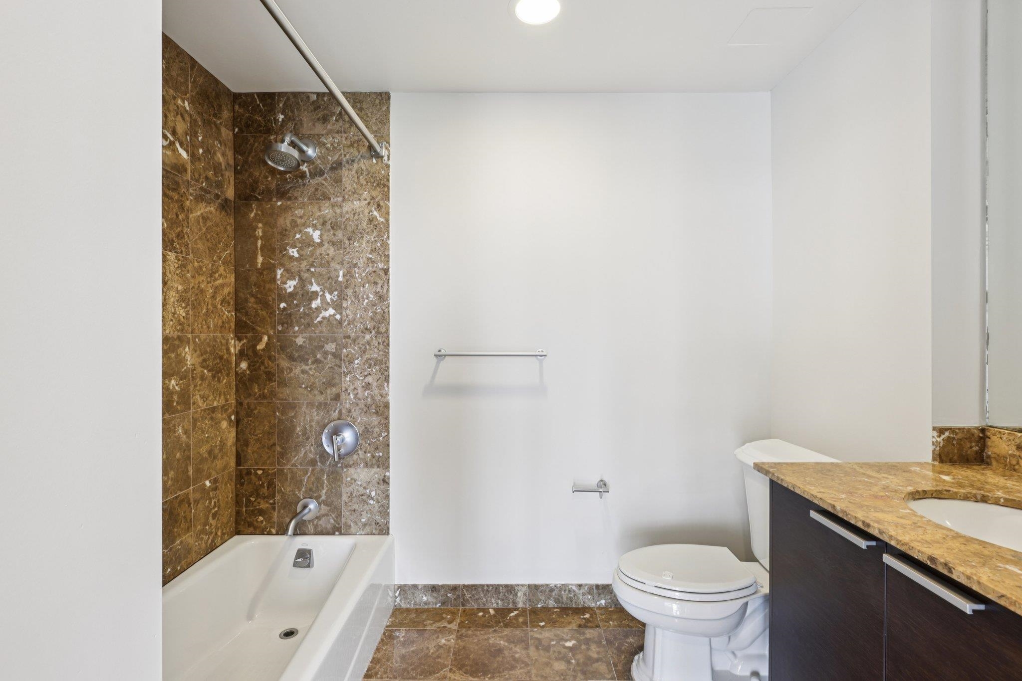8100 RIVER RD Unit: 1215