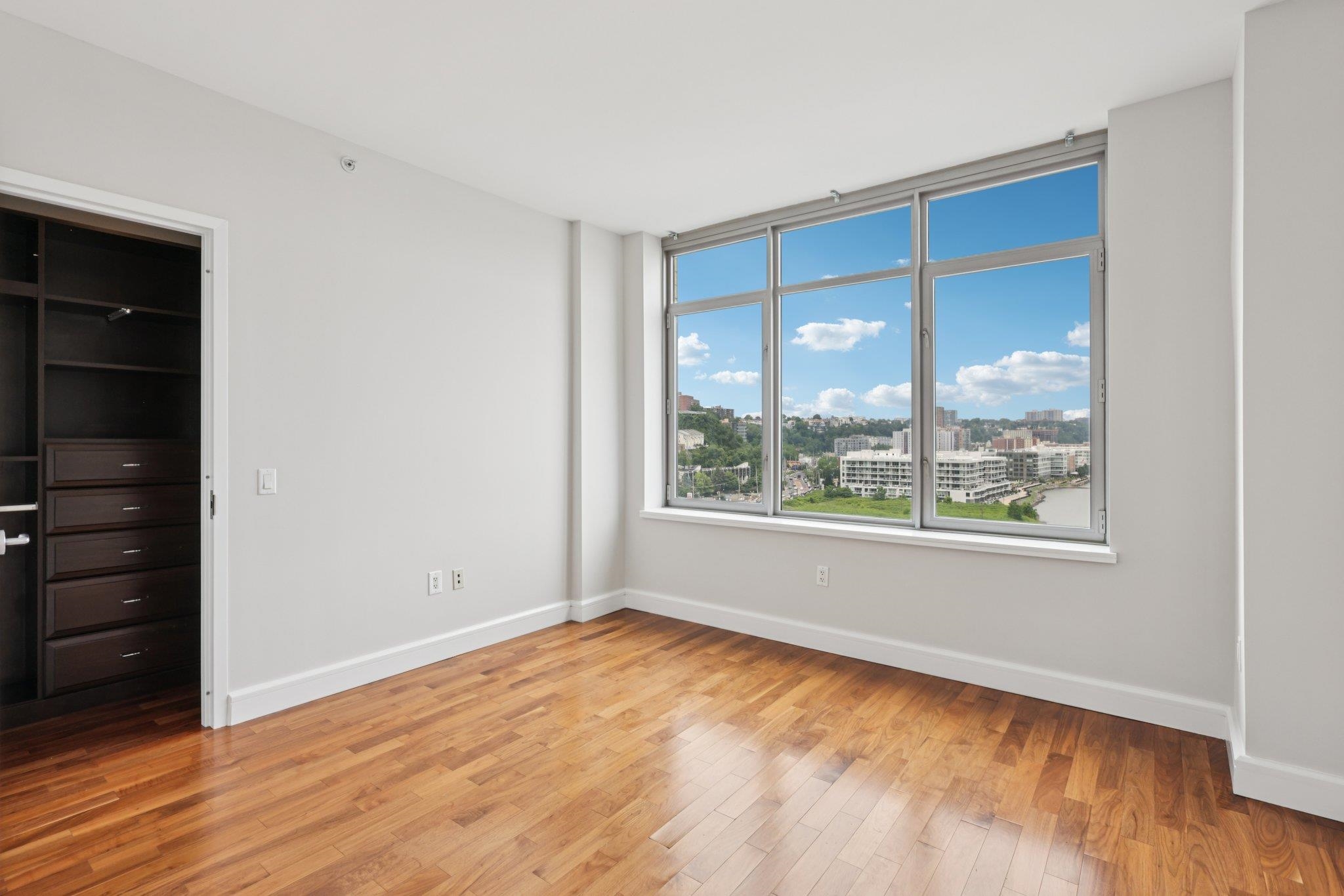 8100 RIVER RD Unit: 1215