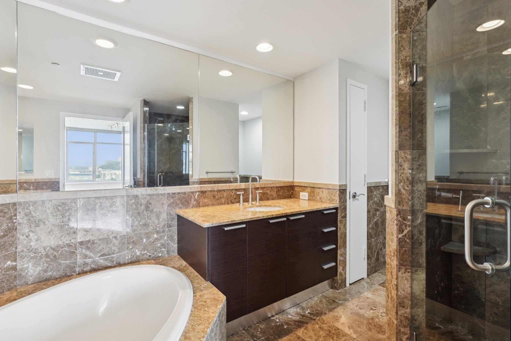8100 RIVER RD Unit: 1215