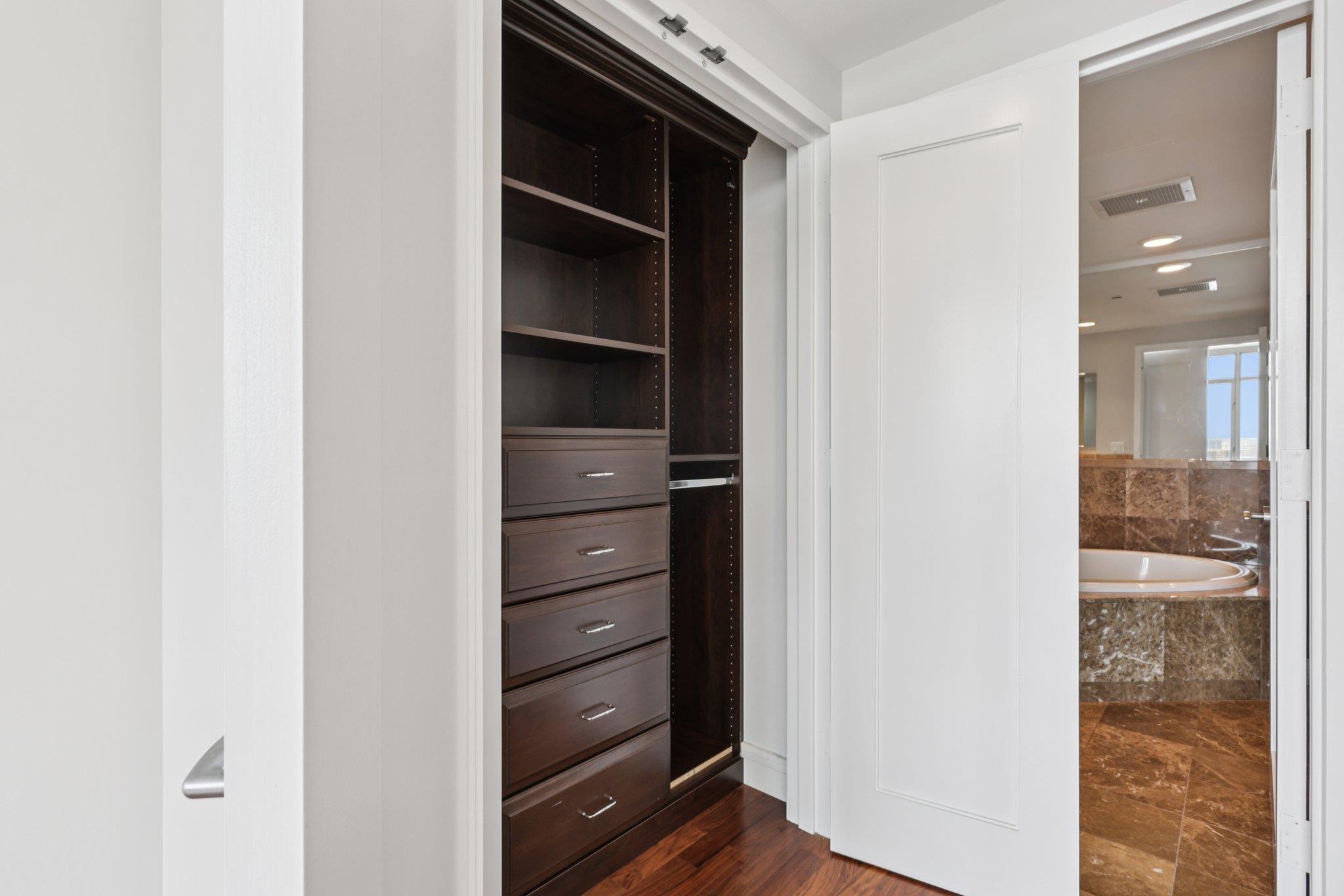 8100 RIVER RD Unit: 1215
