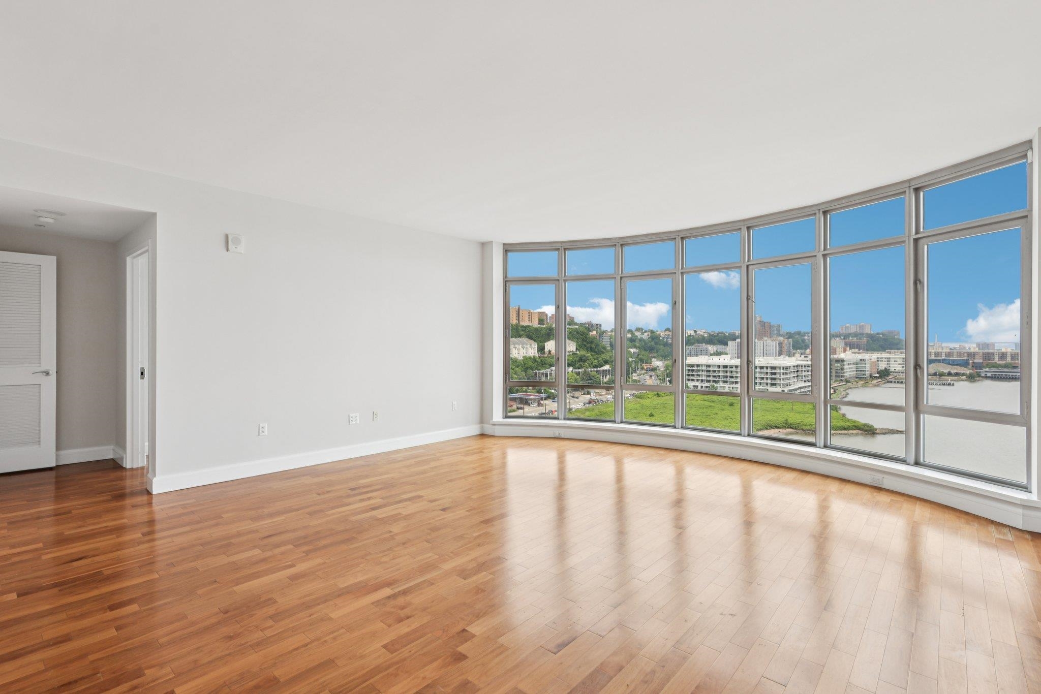 8100 RIVER RD Unit: 1215