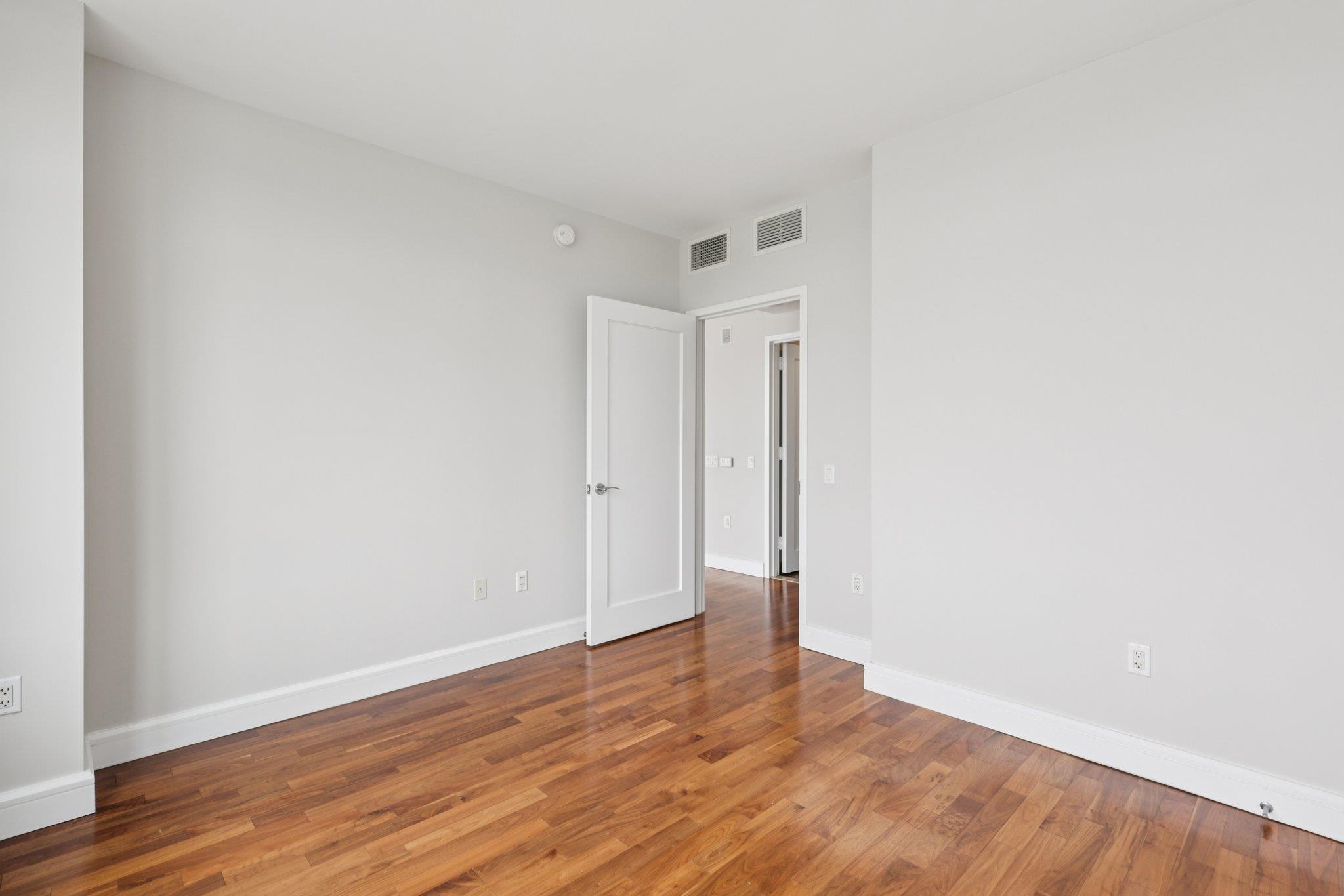 8100 RIVER RD Unit: 1215