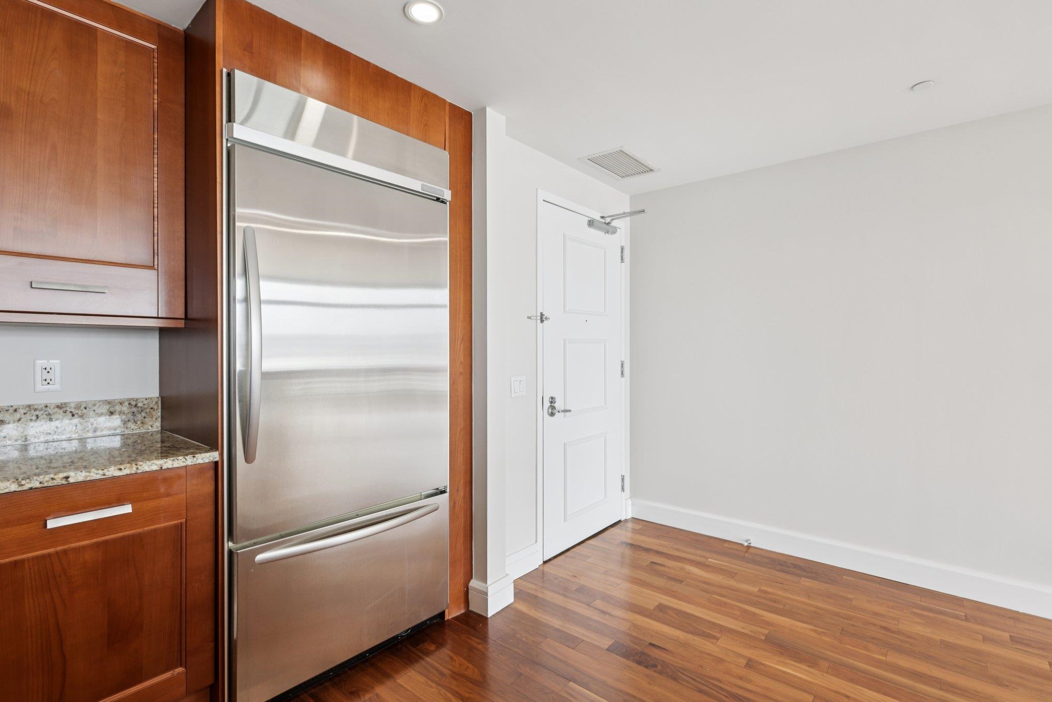 8100 RIVER RD Unit: 1215