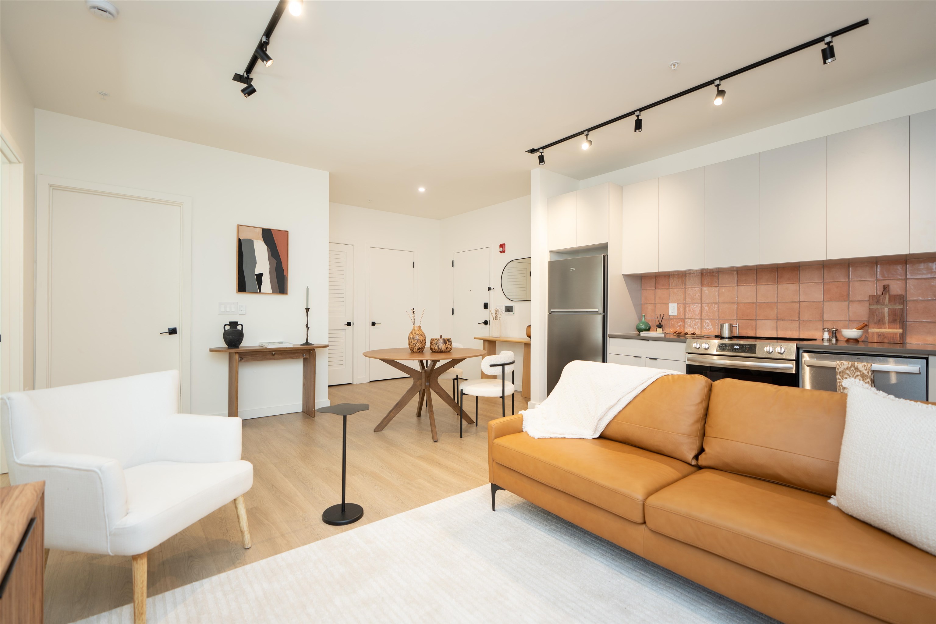 328 PACIFIC AVE Unit: 203